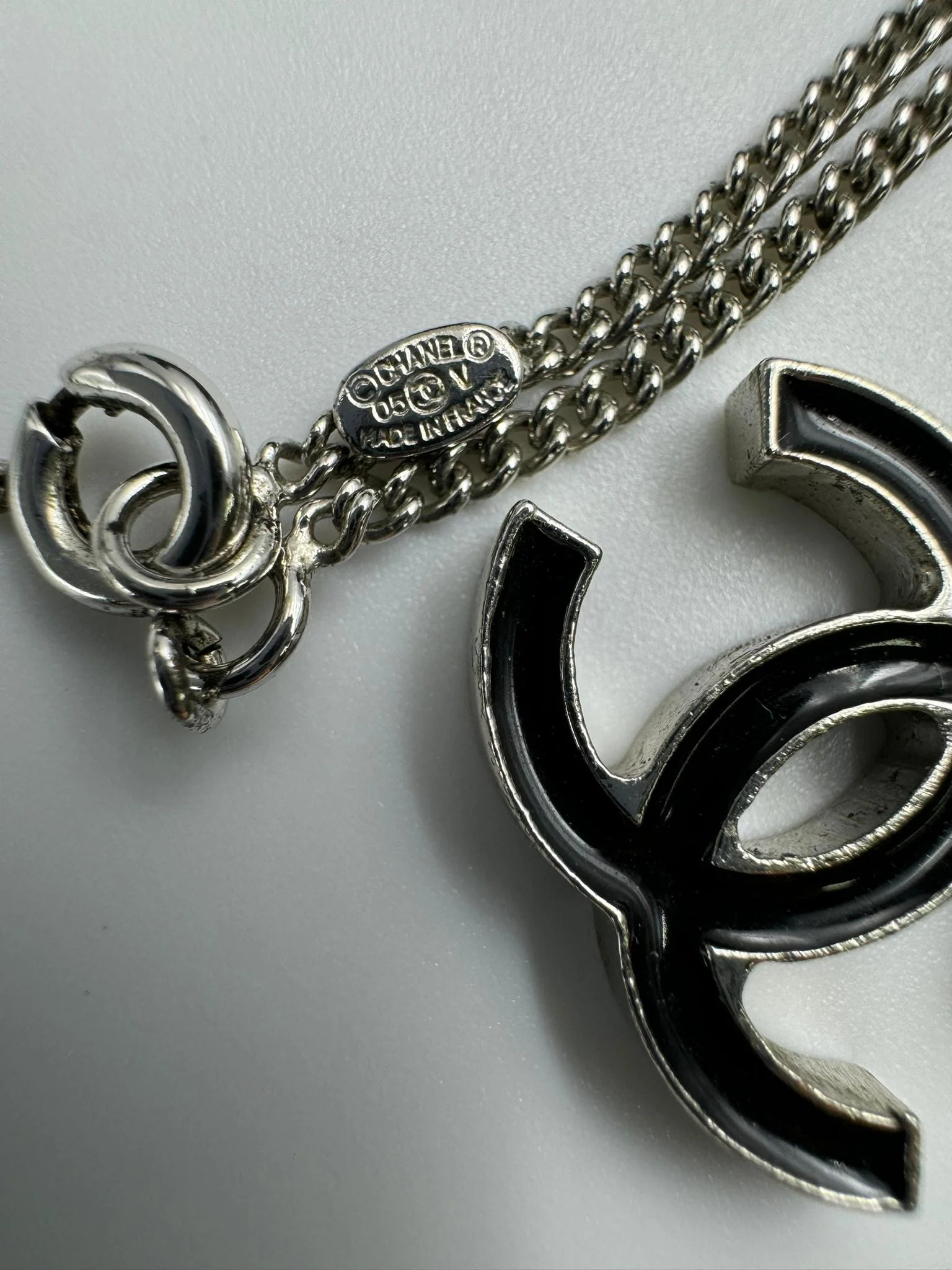 Chanel Vintage 05V Enamel Classic Black Cc Necklace - Image 9