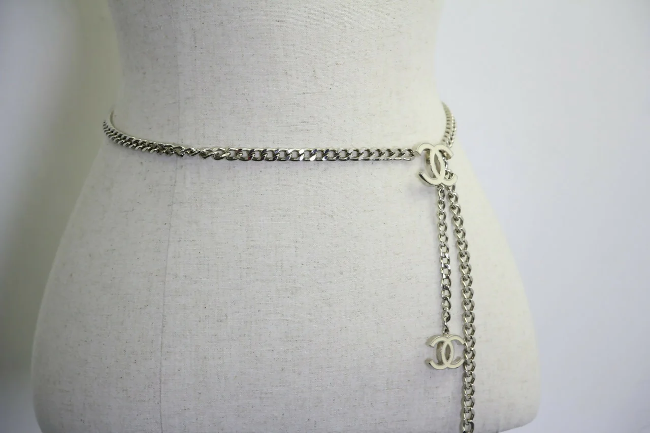 Chanel Vintage 05V Metal White Three CC Waist Chain - Image 3