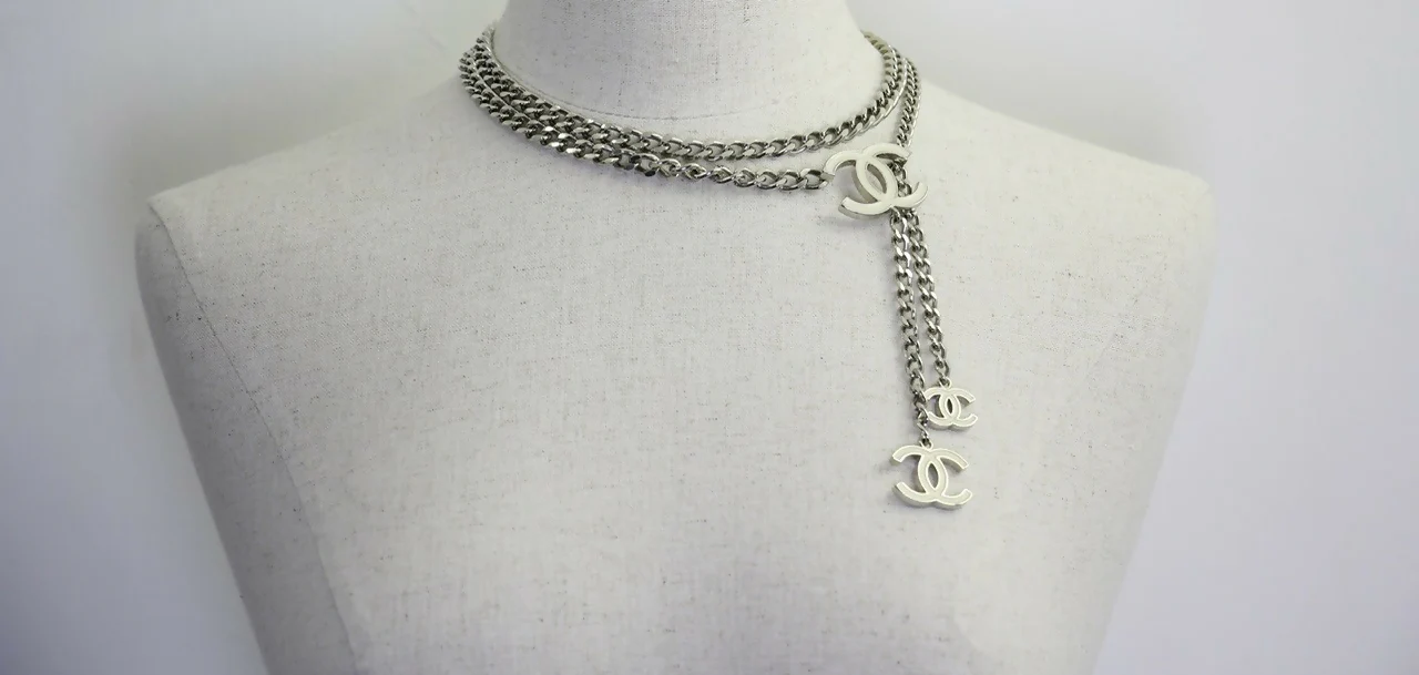 Chanel Vintage 05V Metal White Three CC Waist Chain - Image 5