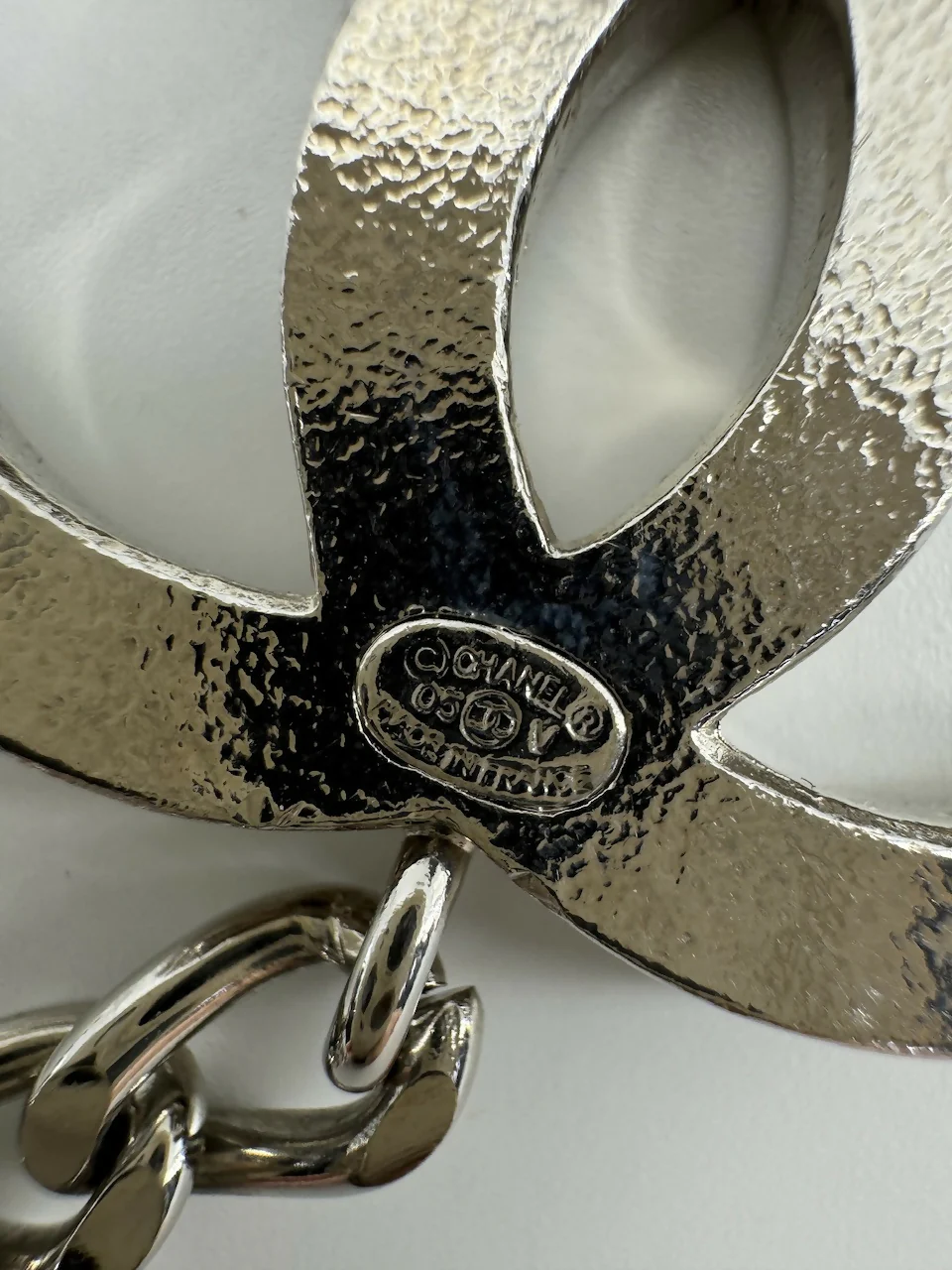 Chanel Vintage 05V Metal White Three CC Waist Chain - Image 9
