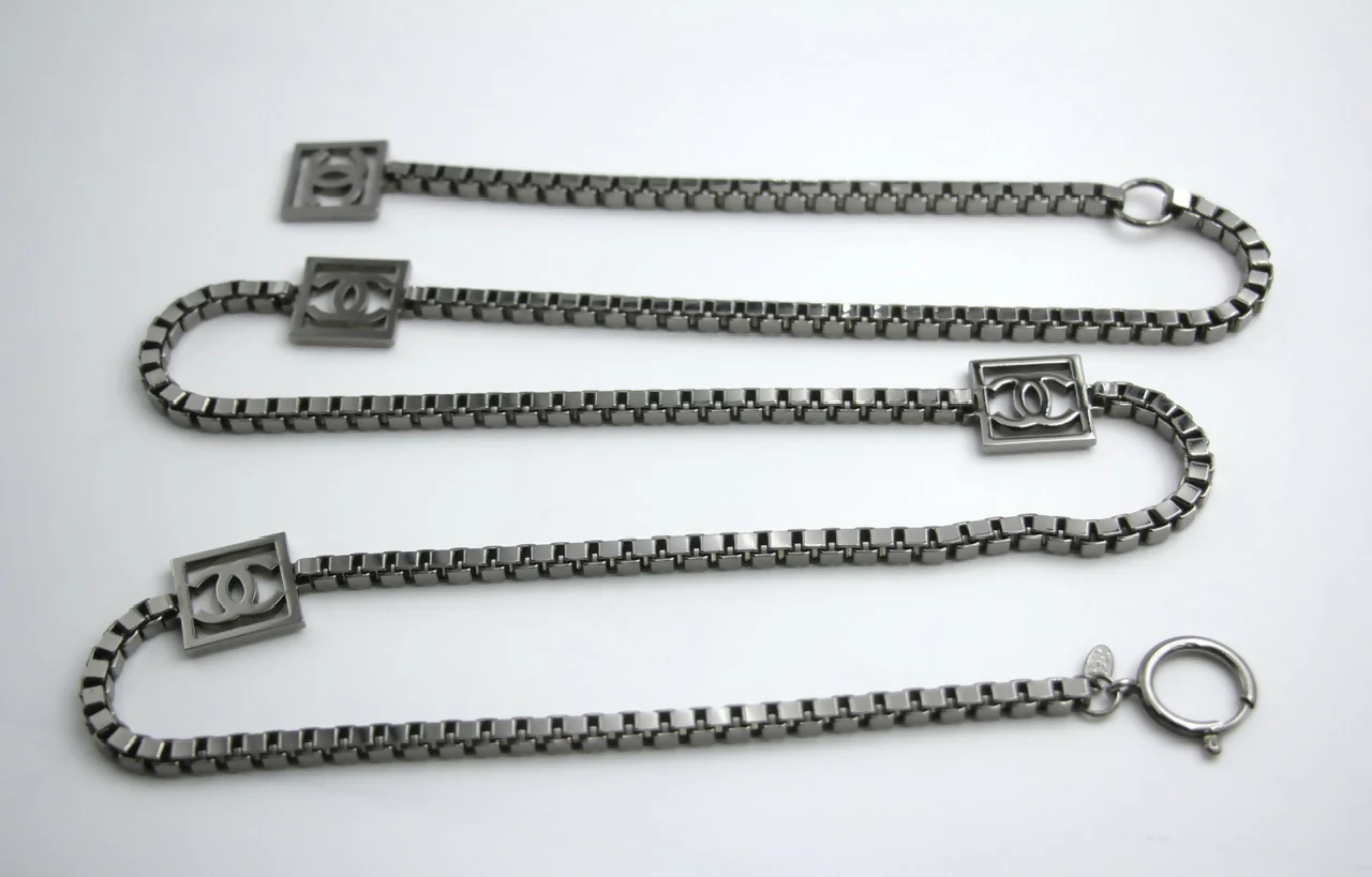 Chanel Vintage 06A Metal Four CC Silver Square Buckle Waist Chain 97CM