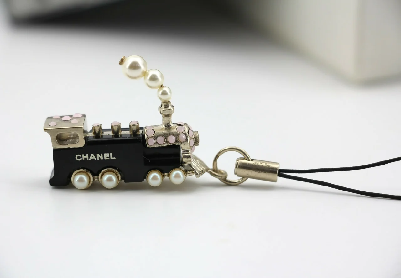 Chanel Vintage 07C Imitation Pearl Black Train Charm