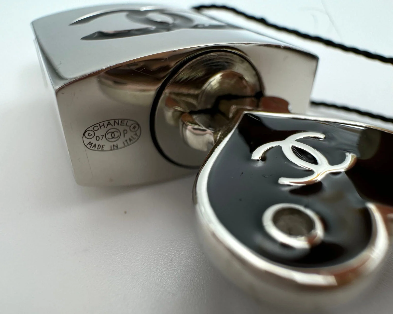 Chanel Vintage 07P Metal Heart-Shaped Key - Image 10