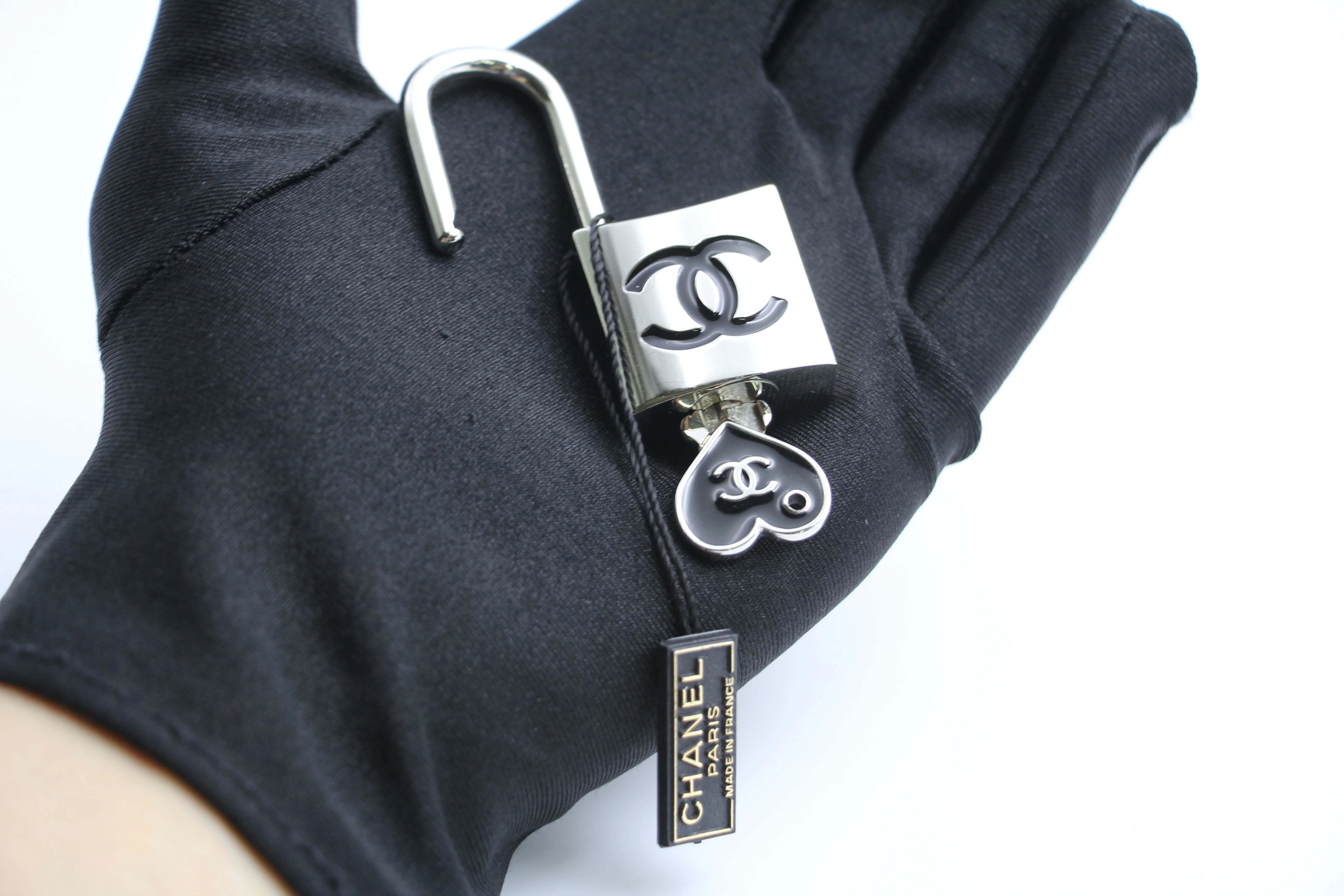 Chanel Vintage 07P Metal Heart-Shaped Key - Image 12