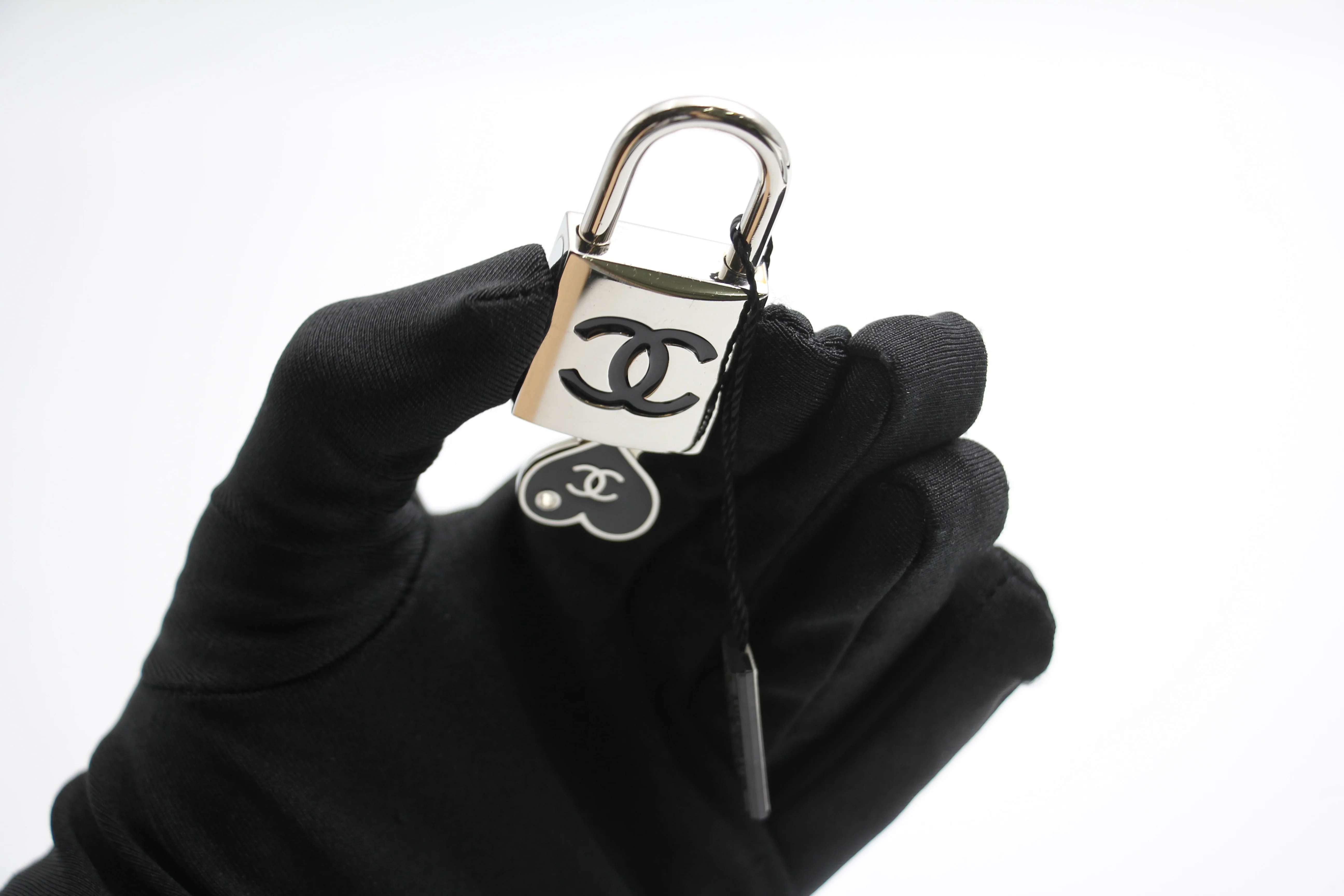 Chanel Vintage 07P Metal Heart-Shaped Key - Image 13