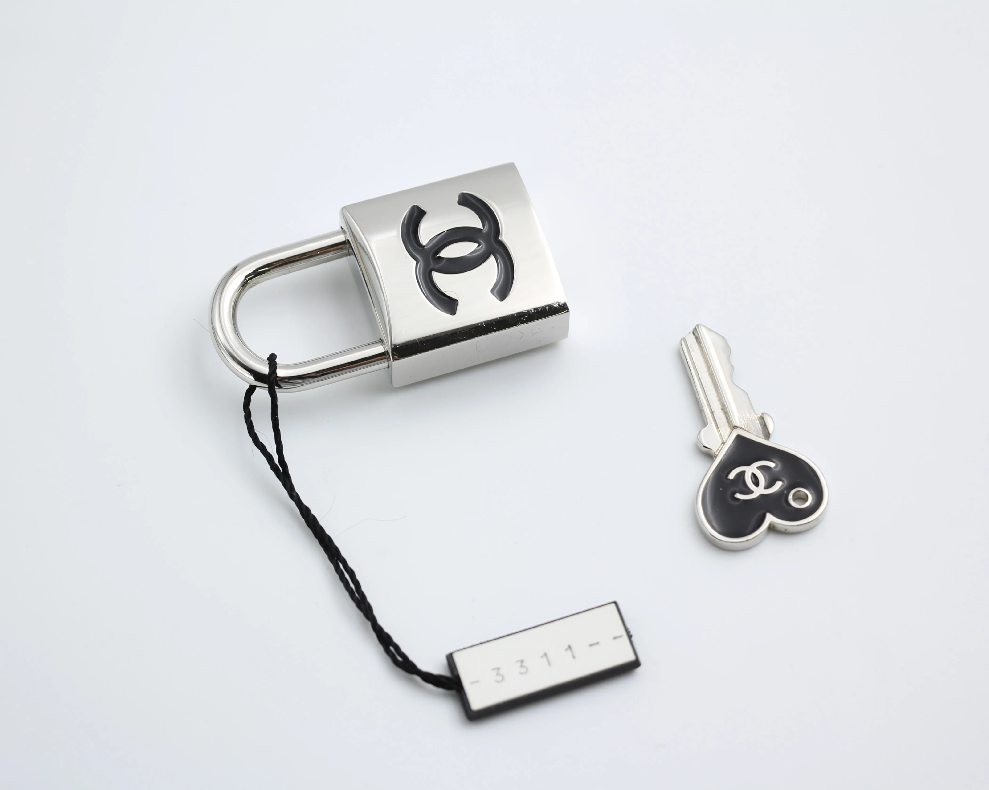 Chanel Vintage 07P Metal Heart-Shaped Key - Image 6