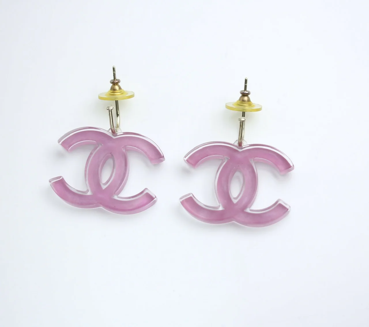Chanel Vintage 07P Resin Pink and Clear Large CC Drop Hoop Earrings - Image 2