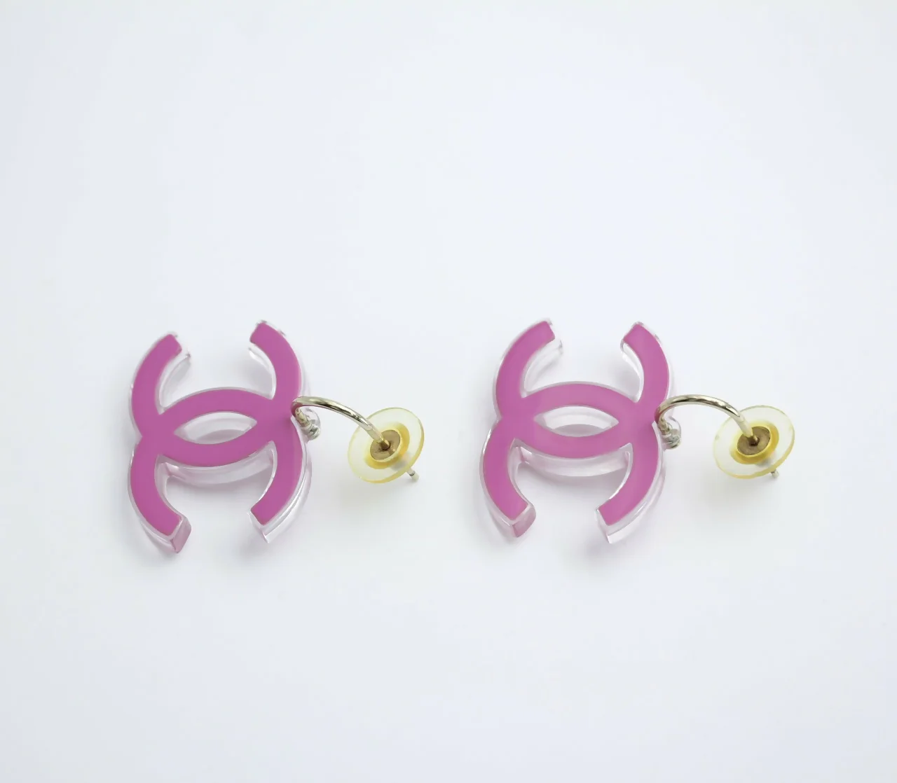 Chanel Vintage 07P Resin Pink and Clear Large CC Drop Hoop Earrings - Image 5