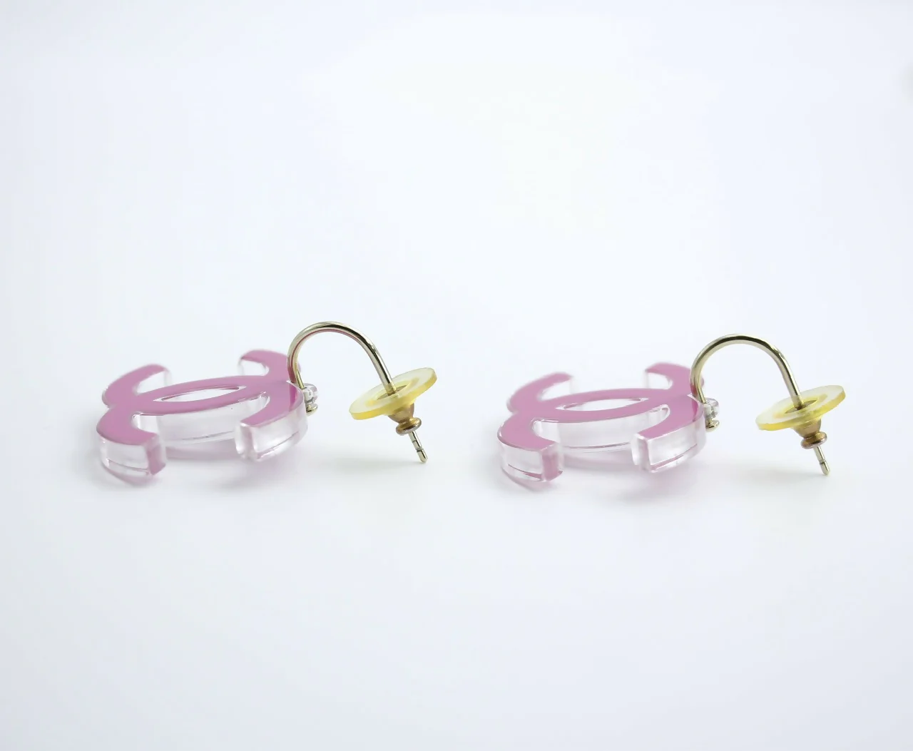 Chanel Vintage 07P Resin Pink and Clear Large CC Drop Hoop Earrings - Image 6