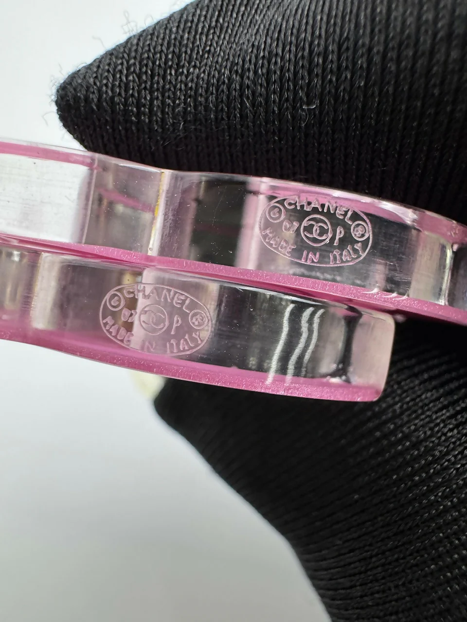 Chanel Vintage 07P Resin Pink and Clear Large CC Drop Hoop Earrings - Image 9