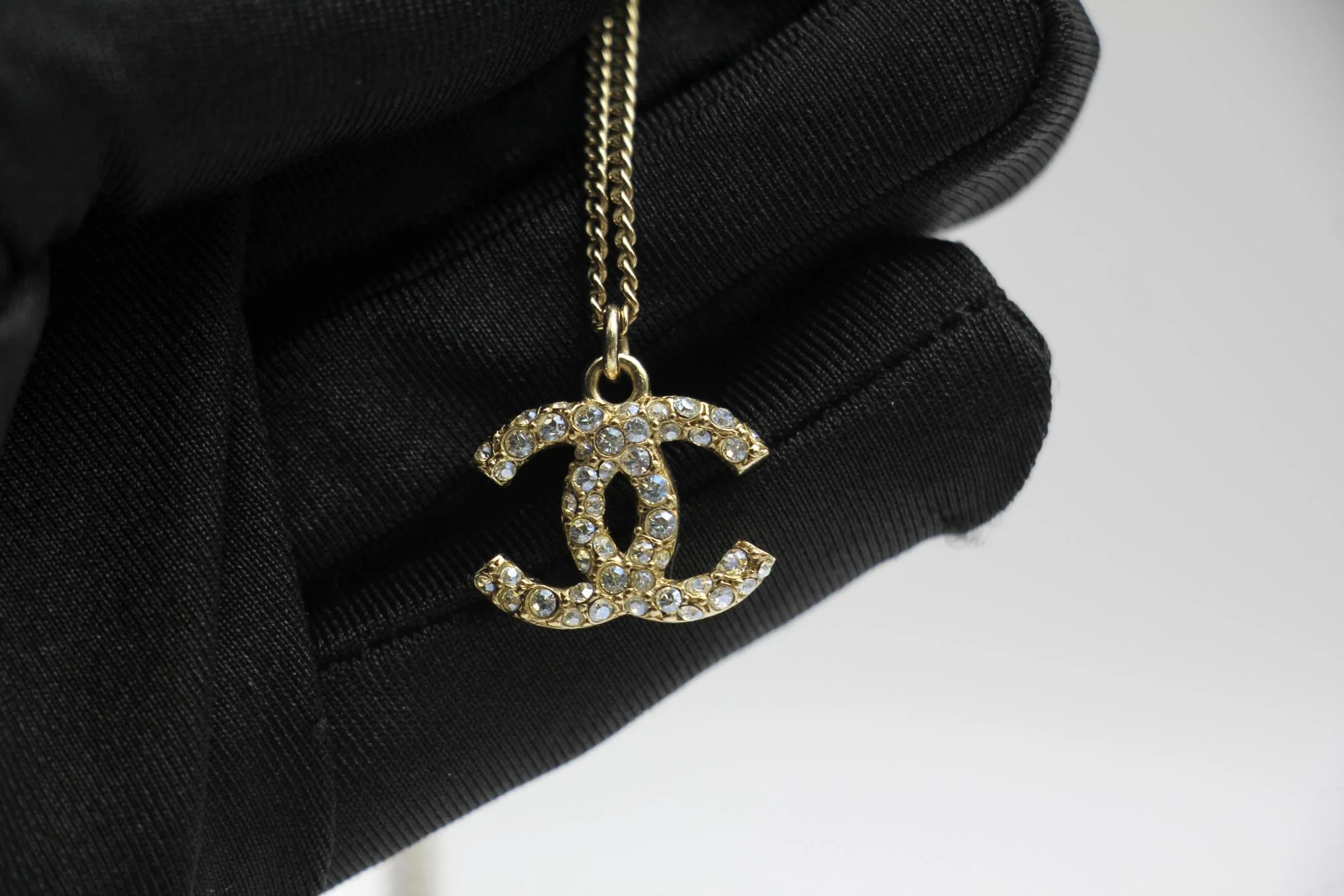 Chanel Vintage 09A Rhinestone Classic Cc Necklace - Image 6