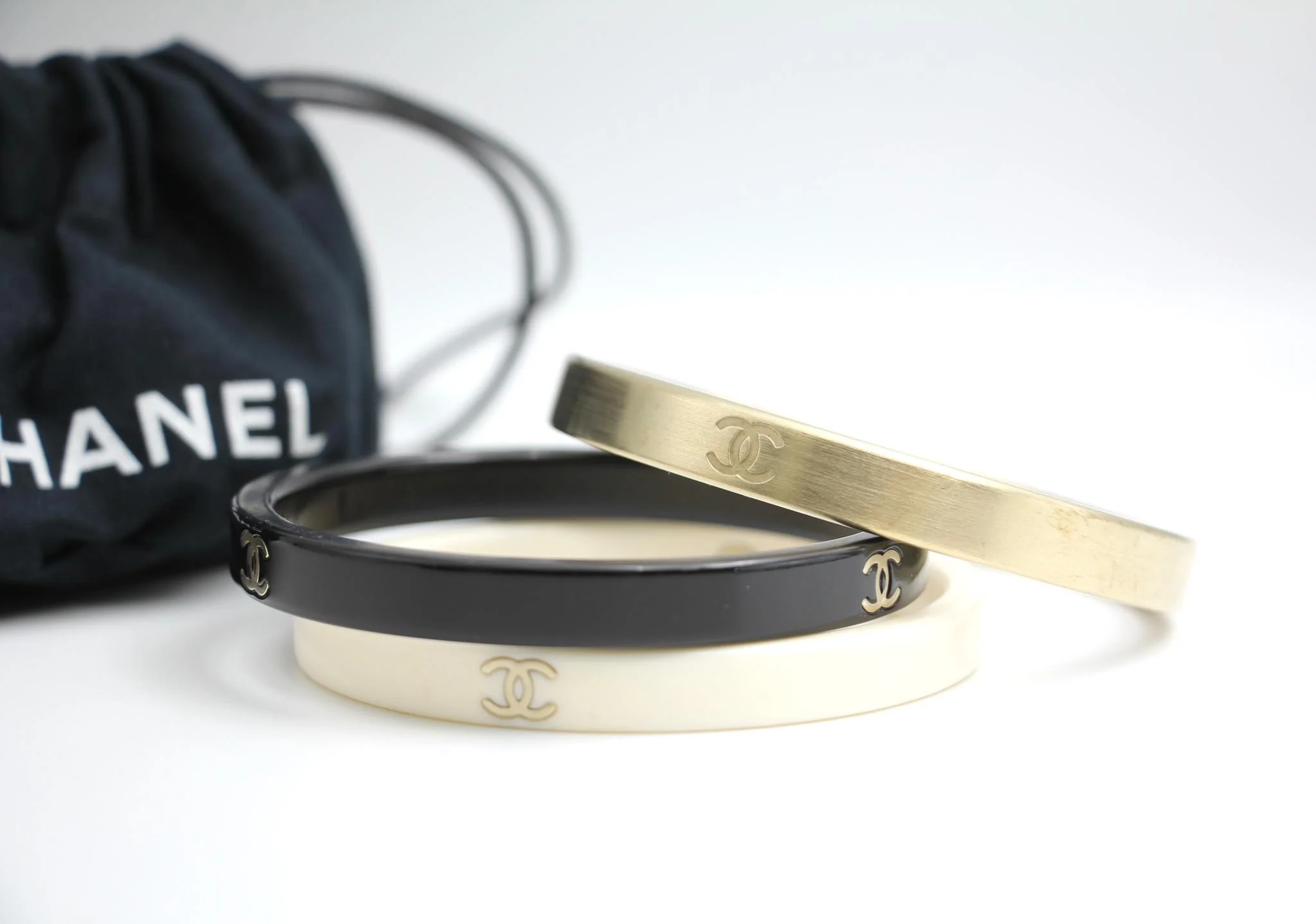 Chanel Vintage 10C Metal Resin Three Special Set Of Hand Chokers - Image 2