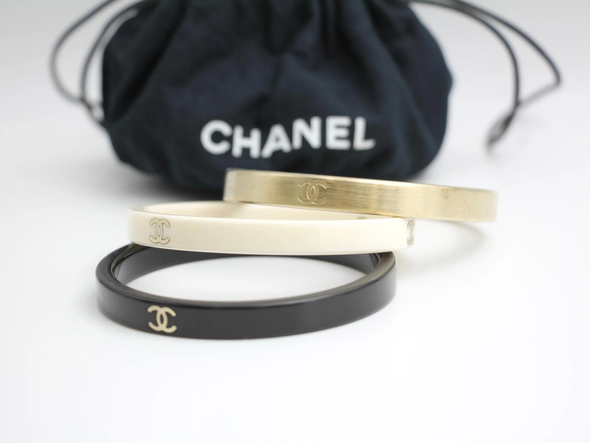 Chanel Vintage 10C Metal Resin Three Special Set Of Hand Chokers - Image 5