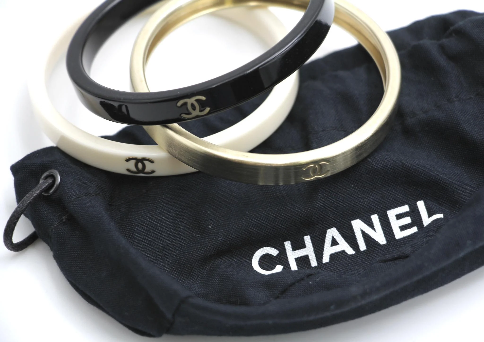 Chanel Vintage 10C Metal Resin Three Special Set Of Hand Chokers - Image 6