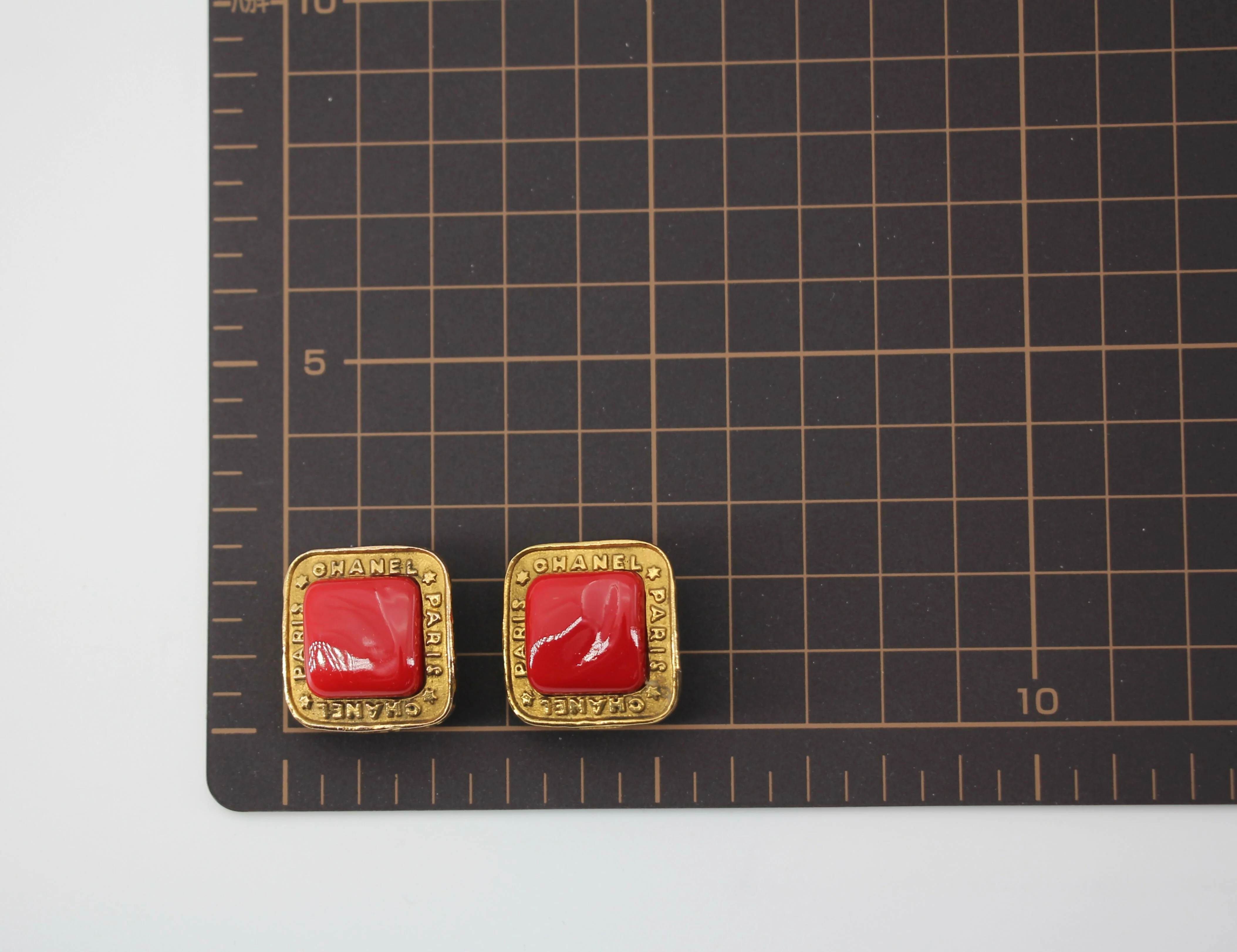 Chanel Vintage 1886-92 Gold-plated Large Red Square Clip-on Earrings - Image 10