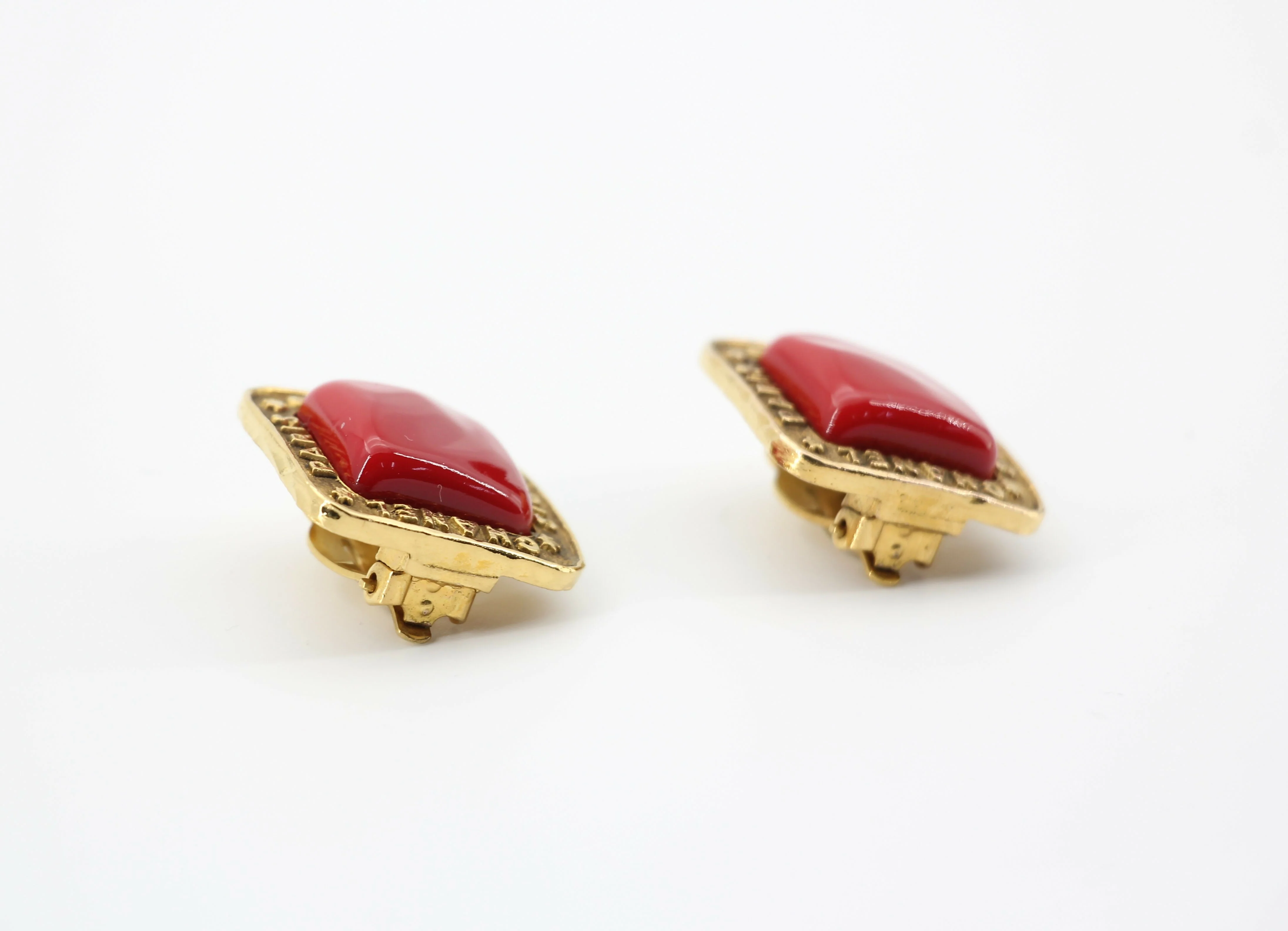 Chanel Vintage 1886-92 Gold-plated Large Red Square Clip-on Earrings - Image 5
