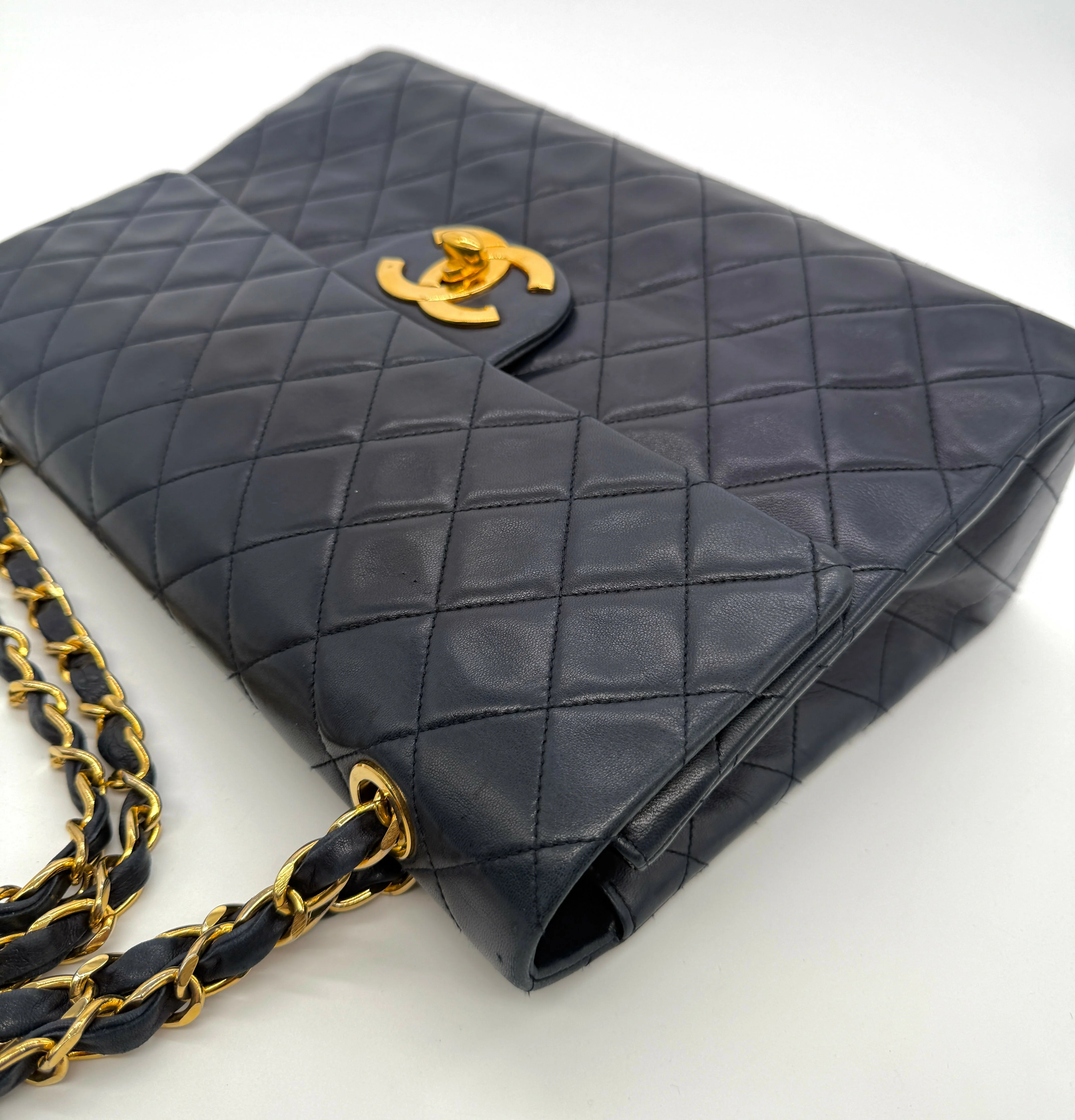 Chanel Vintage 1980s Navy Lambskin Maxi Classic Single Flap- Series 1 - Image 11