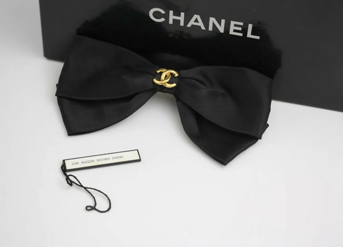 Chanel Vintage 1981-85 Silk 3D Bow Hairpin - Image 3
