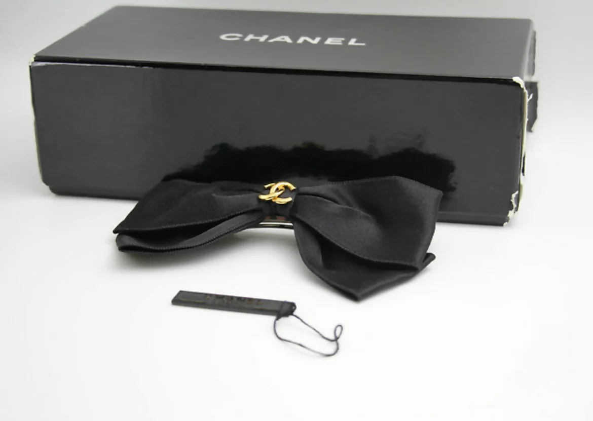 Chanel Vintage 1981-85 Silk 3D Bow Hairpin - Image 4