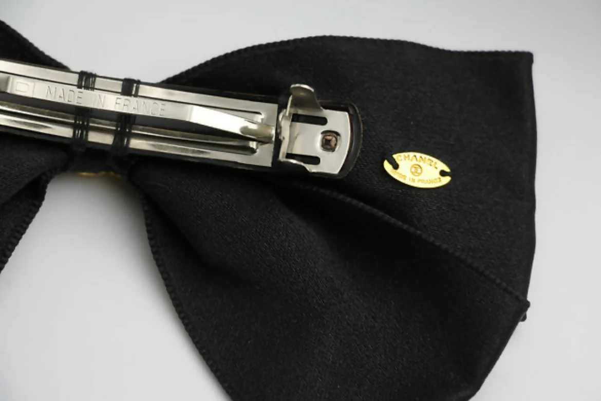 Chanel Vintage 1981-85 Silk 3D Bow Hairpin - Image 7