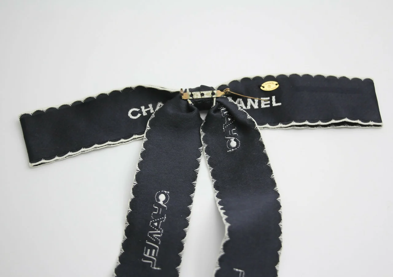 Chanel Vintage 1981-85 Silk Bow Long Ribbon Brooch - Image 2