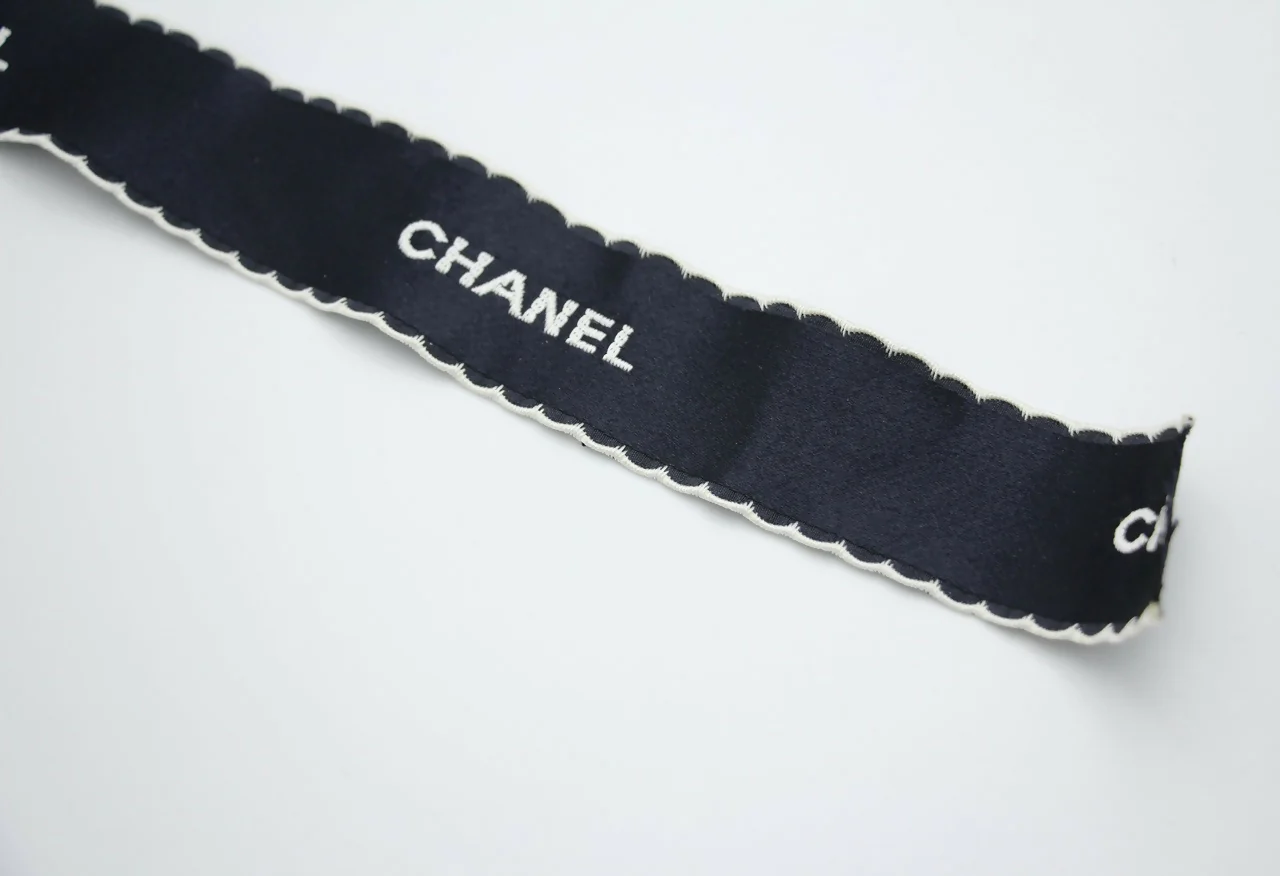 Chanel Vintage 1981-85 Silk Bow Long Ribbon Brooch - Image 6