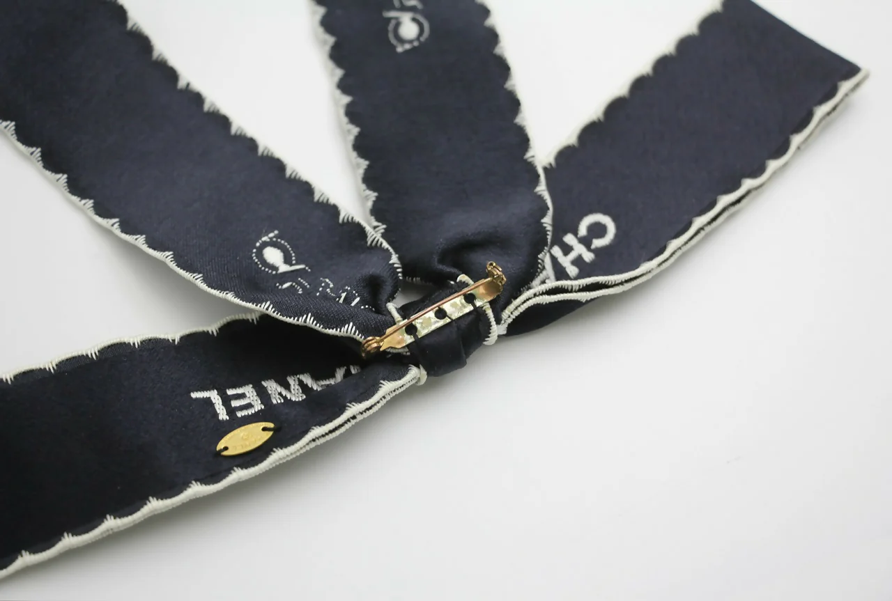 Chanel Vintage 1981-85 Silk Bow Long Ribbon Brooch - Image 7