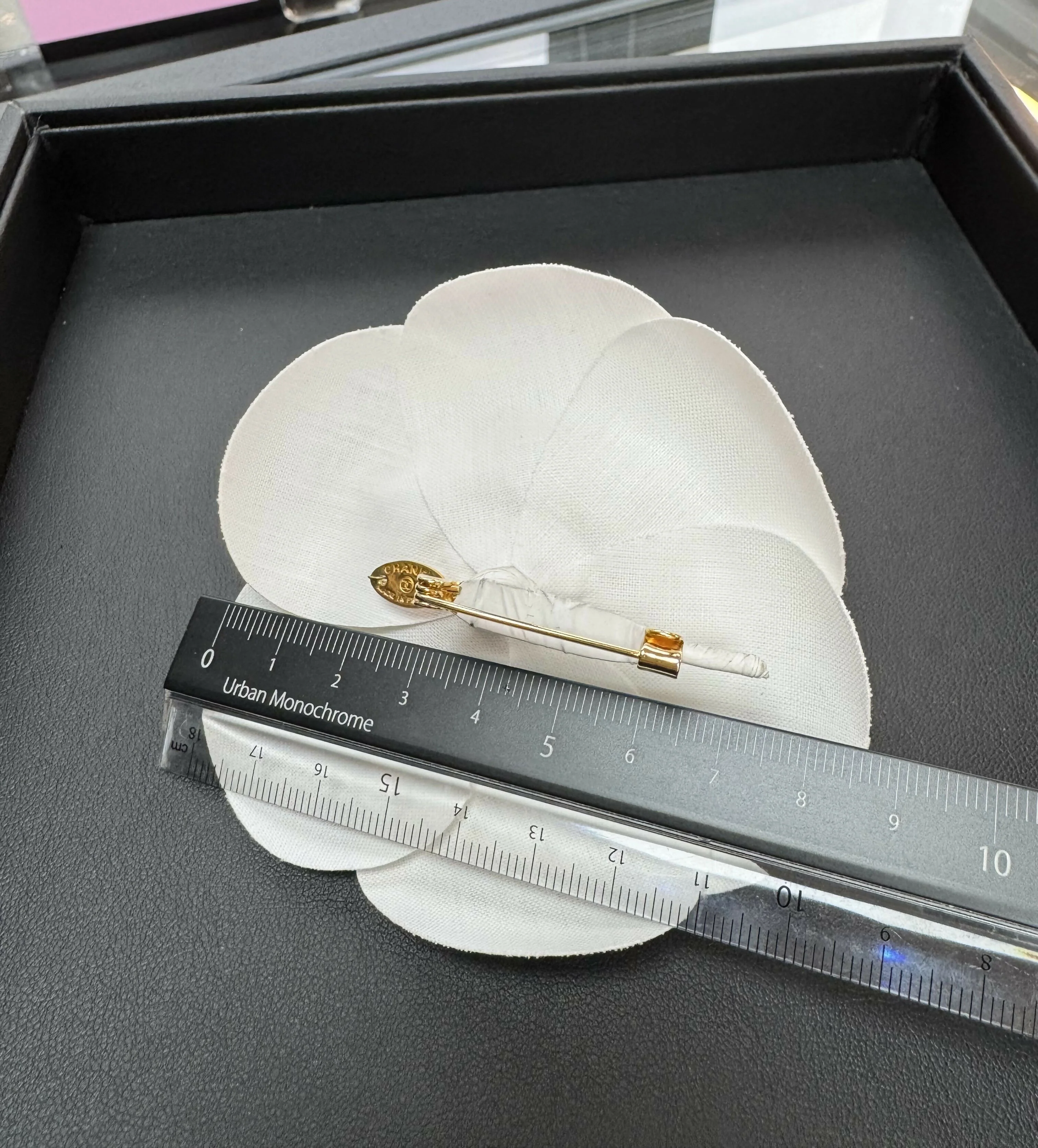 Chanel Vintage 1981-85 Silky White Camellia Brooch - Image 8