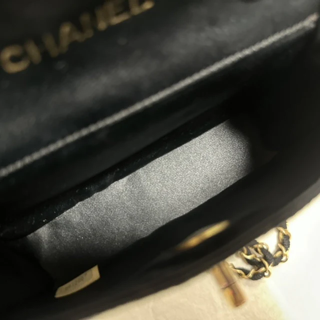 Chanel Vintage 1986 1988 Cf Black Gold Mini 14 Little Golden Bean Handbag - Image 8
