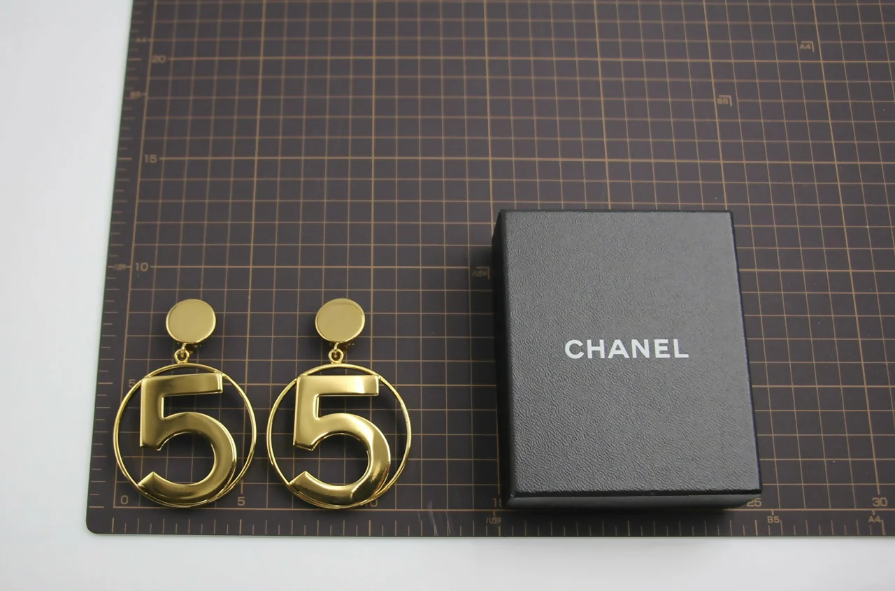 Chanel Vintage 1987 Gold-plated No. 5 Dangle Clip-on Earrings - Image 10