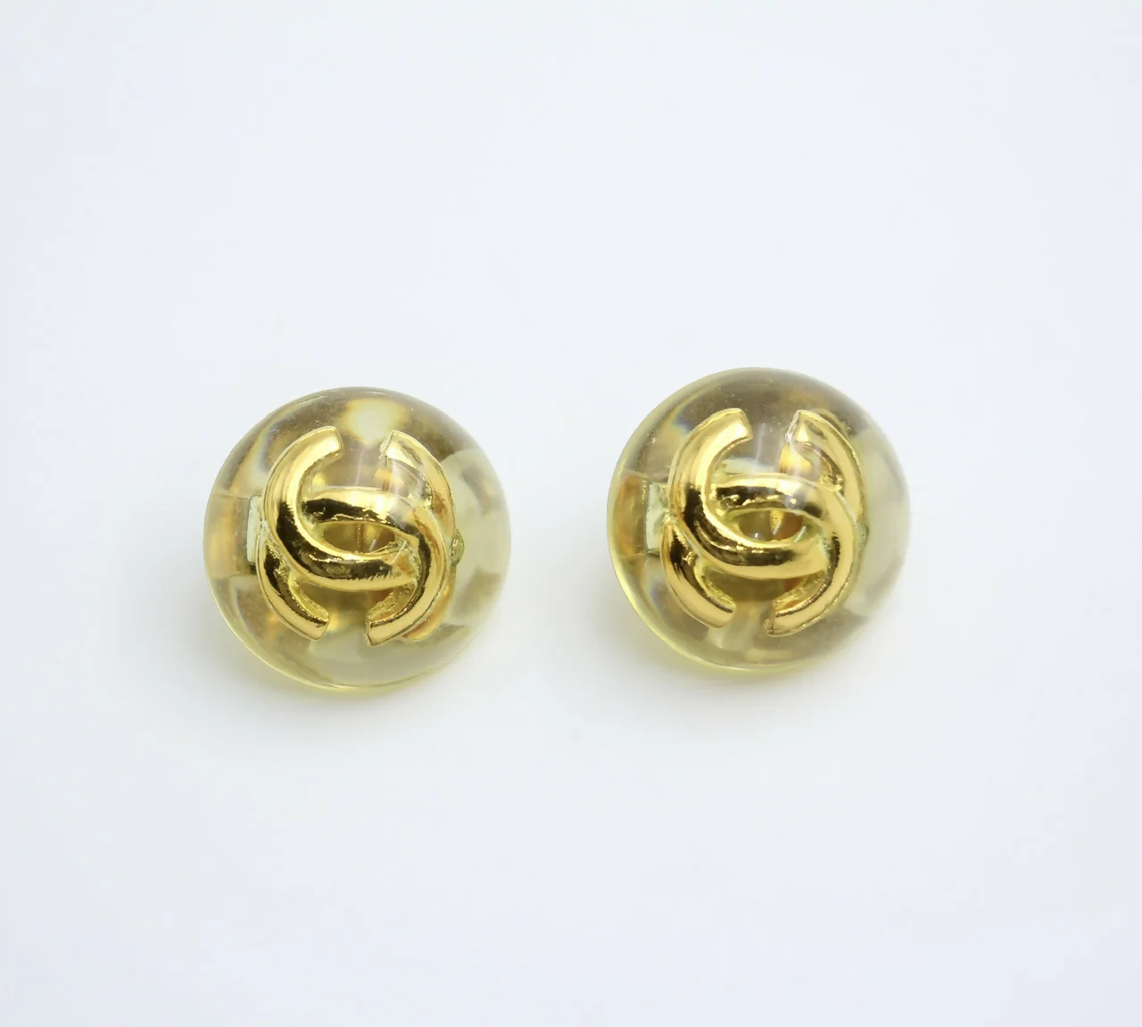 Chanel Vintage 1988 Gold-plated & Resin Round Clip-on earrings