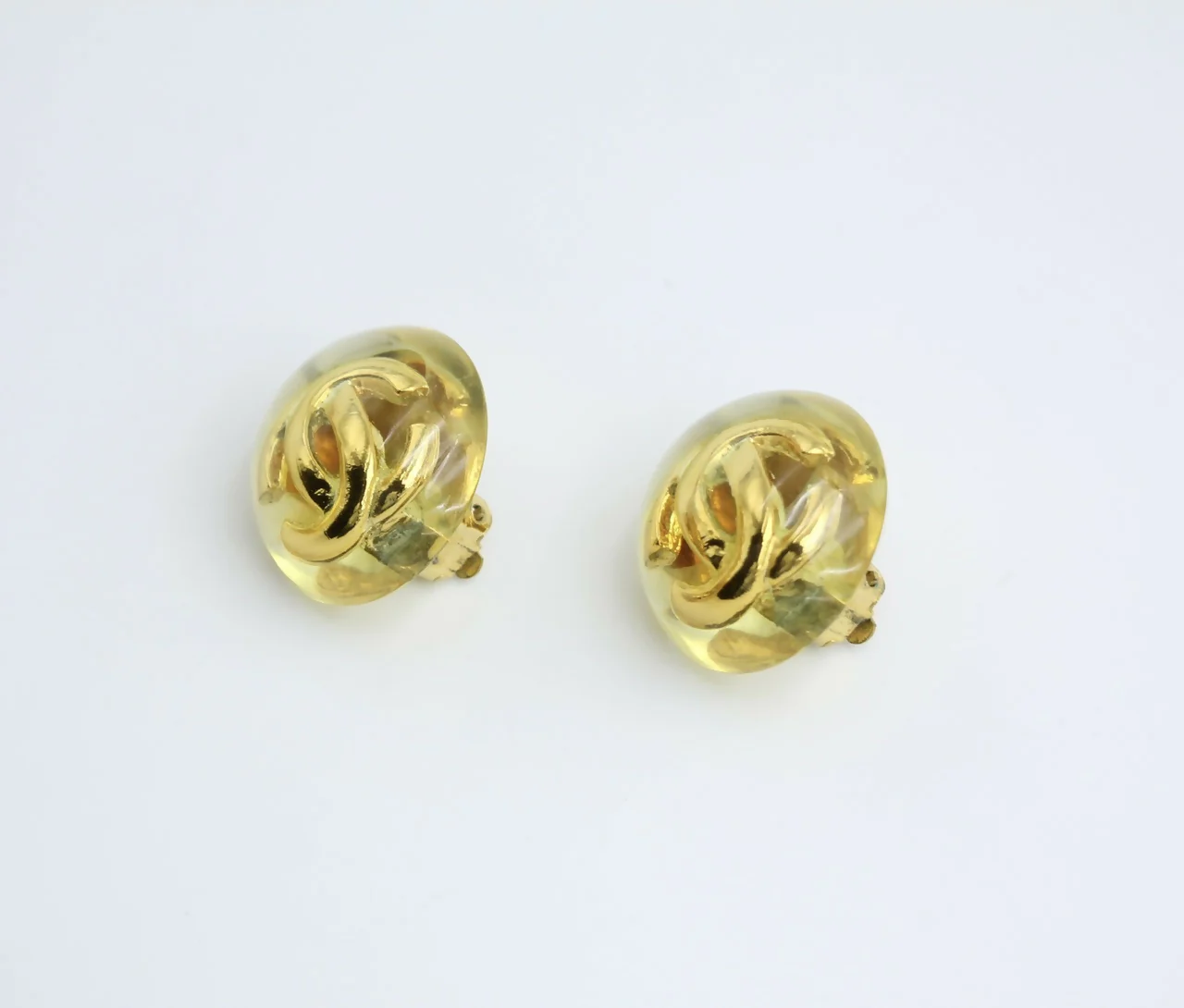 Chanel Vintage 1988 Gold-plated & Resin Round Clip-on earrings - Image 10