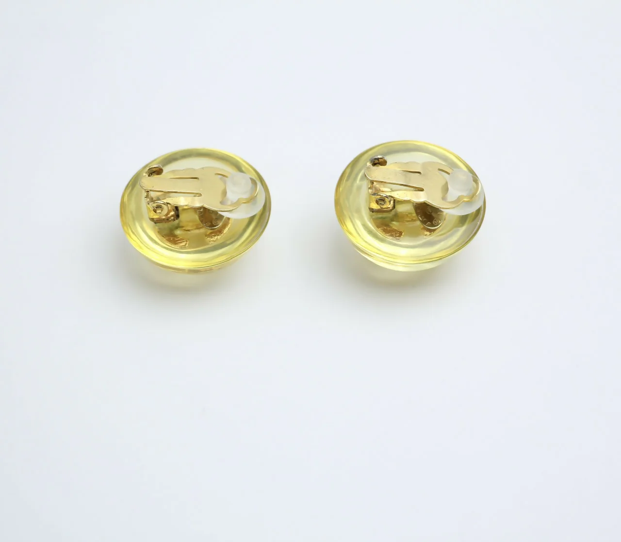 Chanel Vintage 1988 Gold-plated & Resin Round Clip-on earrings - Image 8