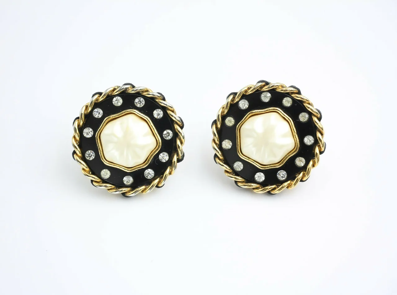 Chanel Vintage 1988 Leather Chain & Rhinestone Clip-on Round Earrings - Image 3