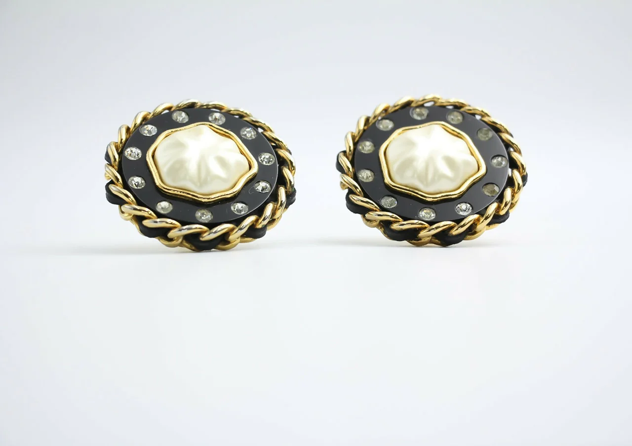 Chanel Vintage 1988 Leather Chain & Rhinestone Clip-on Round Earrings - Image 4