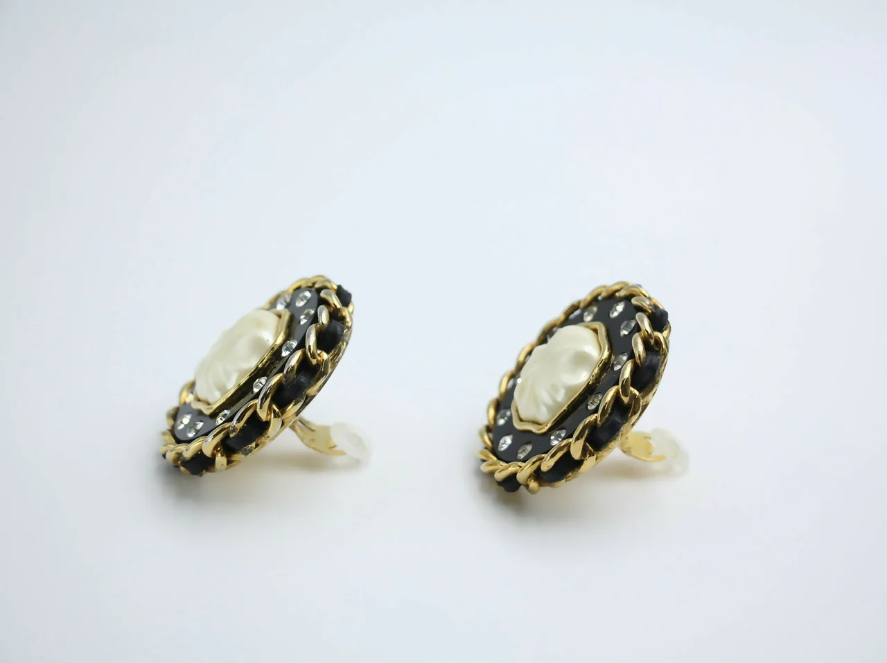 Chanel Vintage 1988 Leather Chain & Rhinestone Clip-on Round Earrings - Image 5