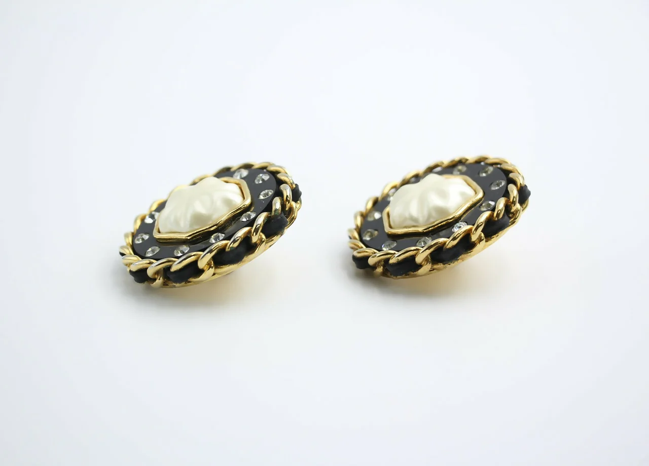 Chanel Vintage 1988 Leather Chain & Rhinestone Clip-on Round Earrings - Image 8