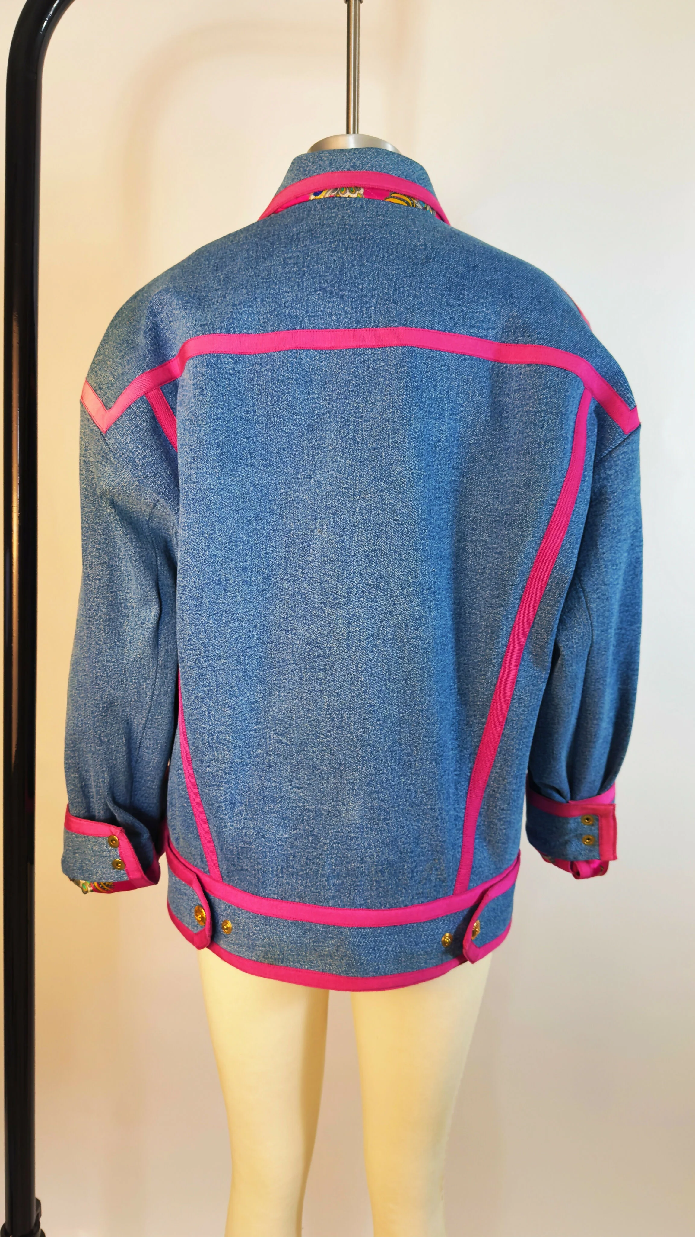 Chanel Vintage 1991 Runway Denim Jacket with Pink Trim and Gold CC Buttons - Image 4
