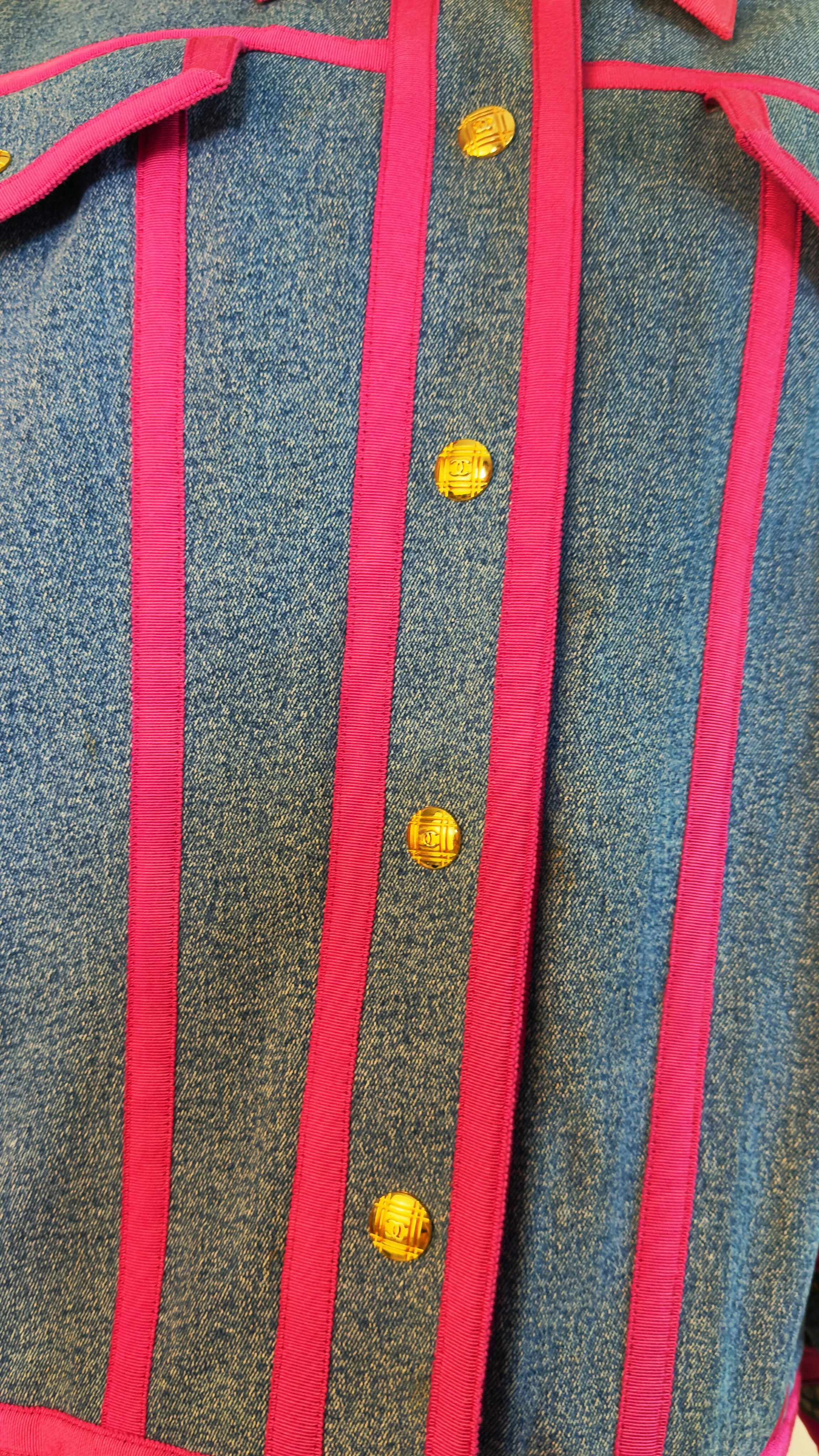 Chanel Vintage 1991 Runway Denim Jacket with Pink Trim and Gold CC Buttons - Image 5