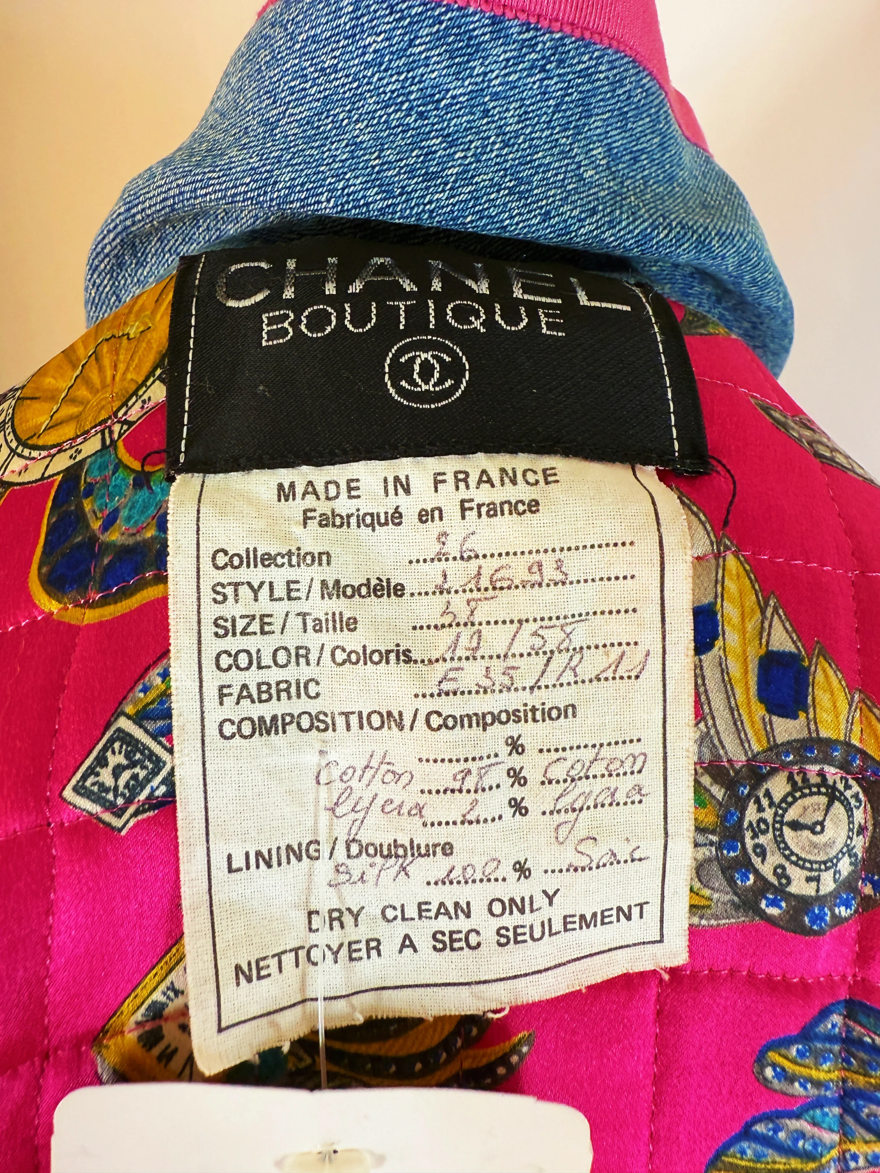 Chanel Vintage 1991 Runway Denim Jacket with Pink Trim and Gold CC Buttons - Image 7