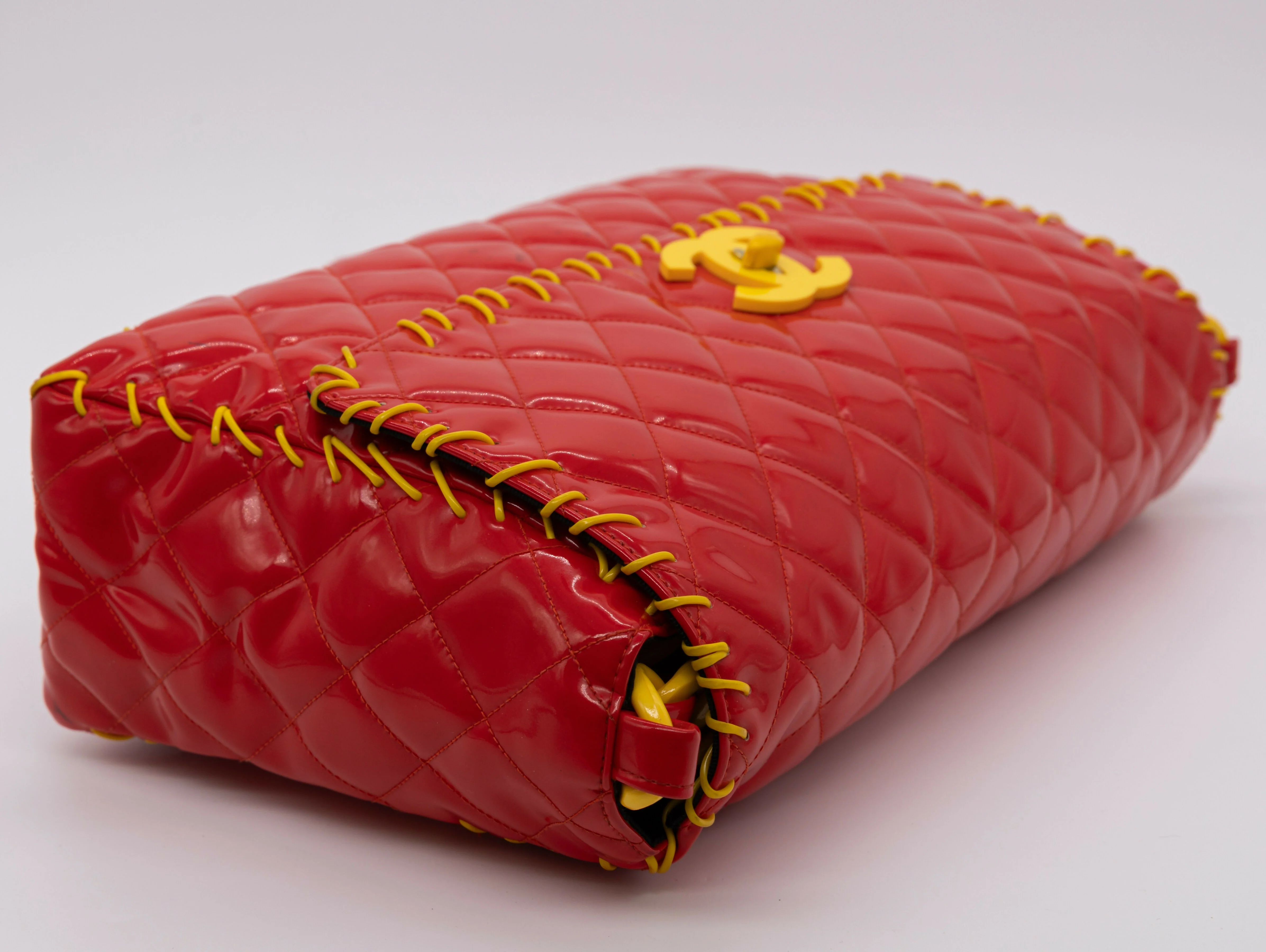 Chanel Vintage 1994 Fall/Winter Red Vinyl Maxi Flap Bag - Image 7