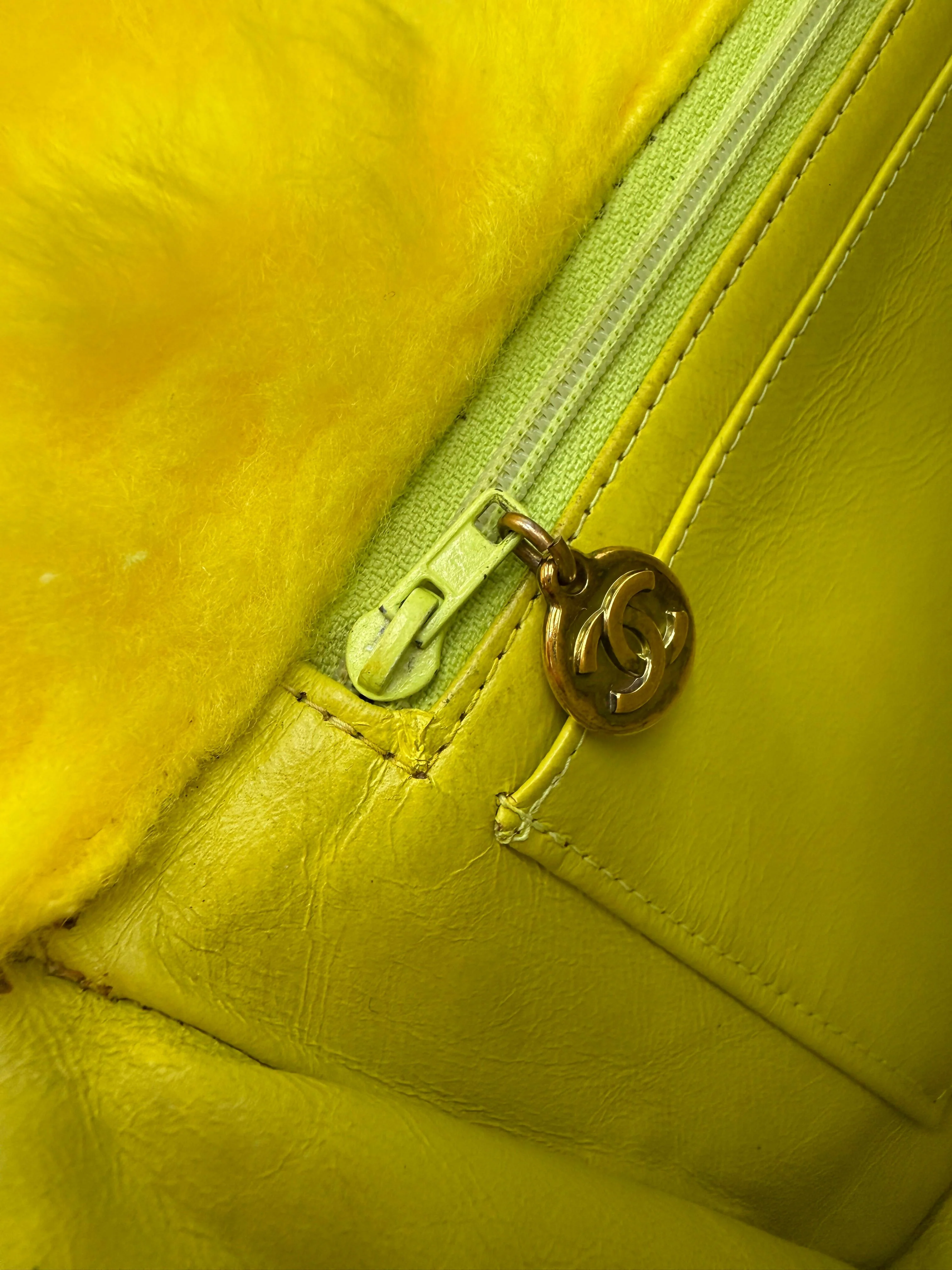 Chanel Vintage 1994 Yellow Fur Top Handle Bag - Image 11