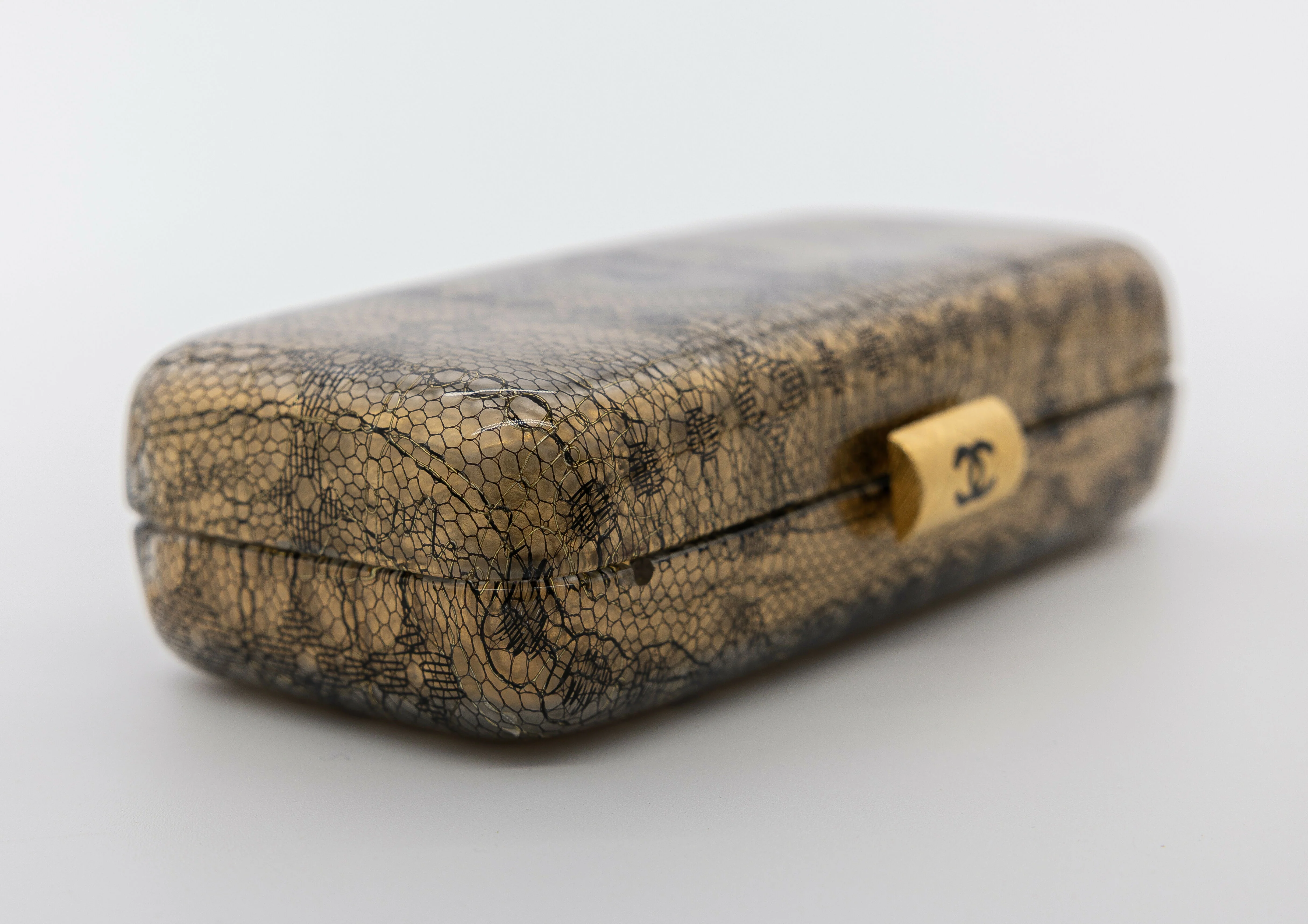 Chanel Vintage 2004-2005 Lace Gold Minaudière - Image 8
