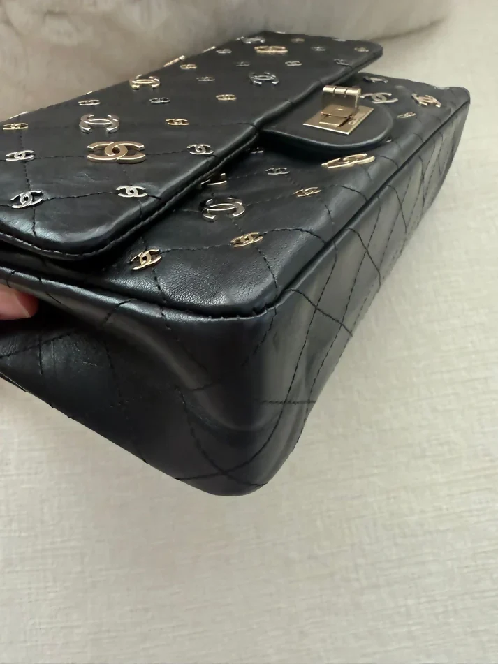 Chanel Vintage 2007 Punk Charms 2.55 Medium Reissue Flap Bag - Image 4