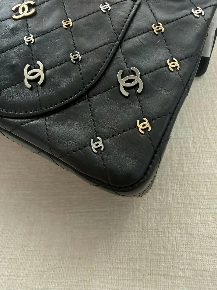 Chanel Vintage 2007 Punk Charms 2.55 Medium Reissue Flap Bag - Image 6