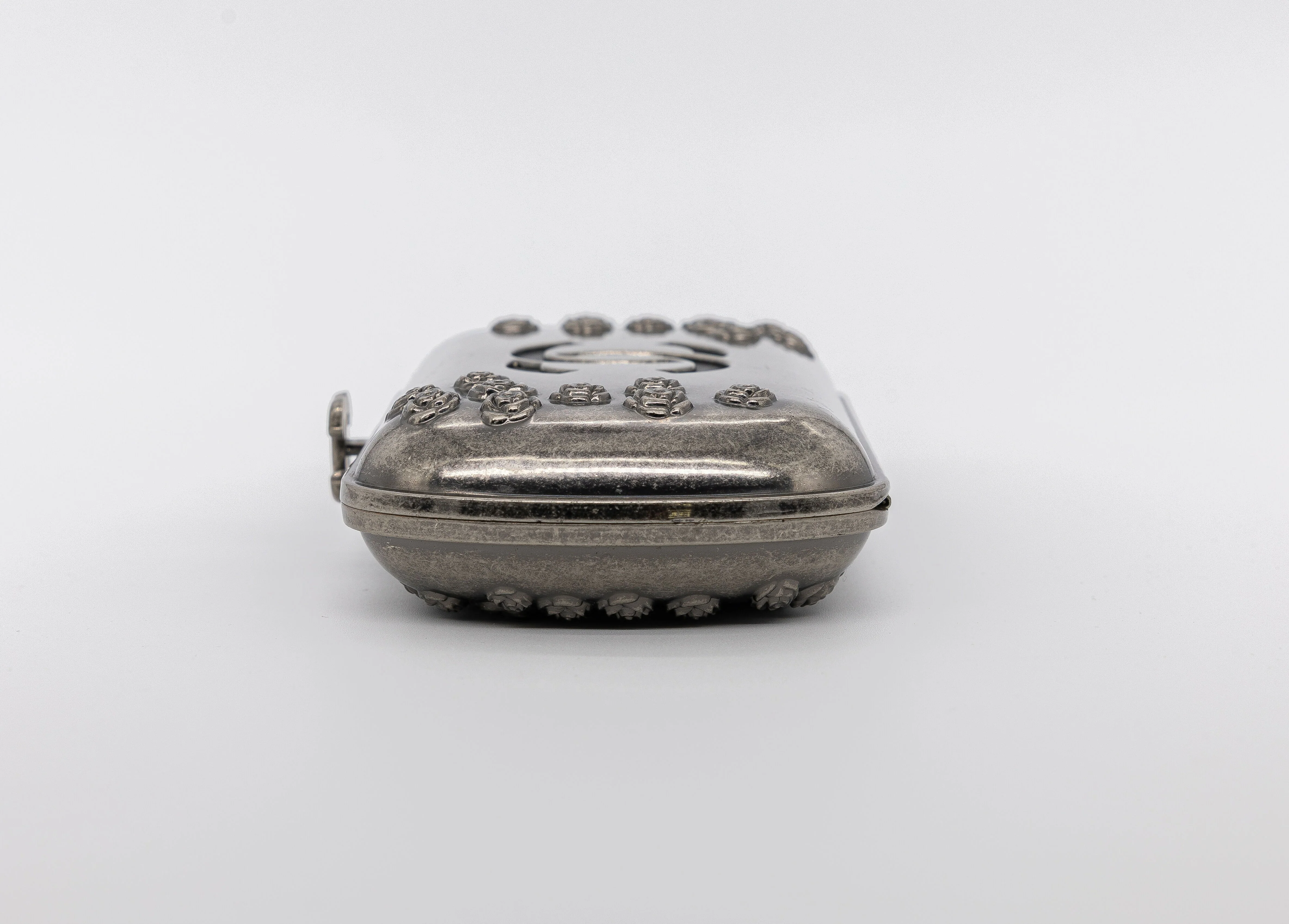 Chanel Vintage 2015 Spring/Summer Make Fashion Not War Minaudière - Image 11