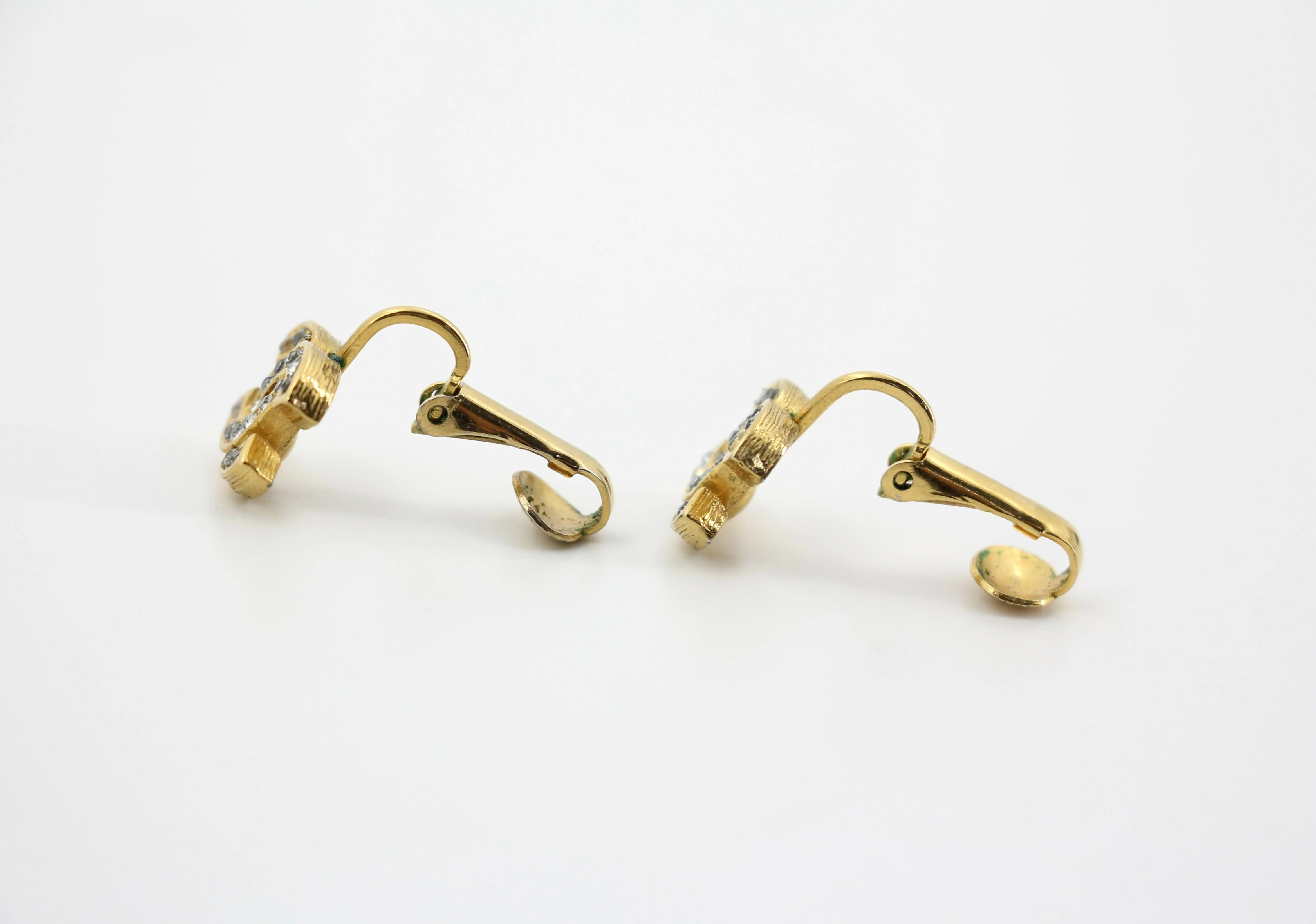 Chanel Vintage 71-80 Rhinestone & Gold-Plated Large CC Clip-on Earrings - Image 3
