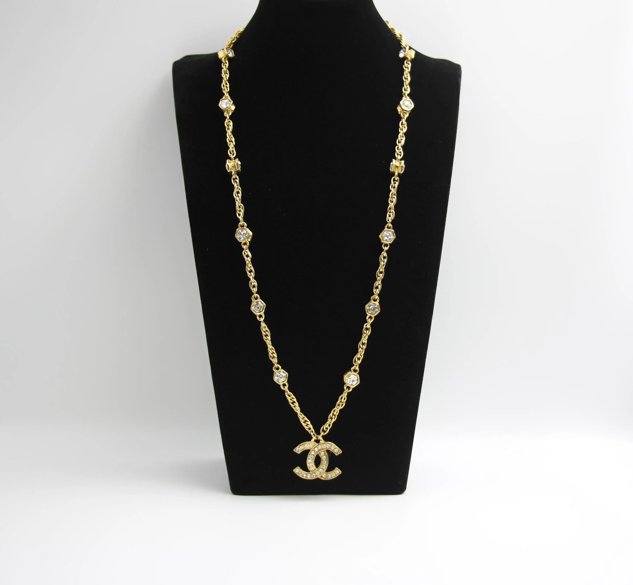 Chanel Vintage 71 80 Years Multi-Grain Rhinestone Double-Sided Rhinestone Double C Long Necklace