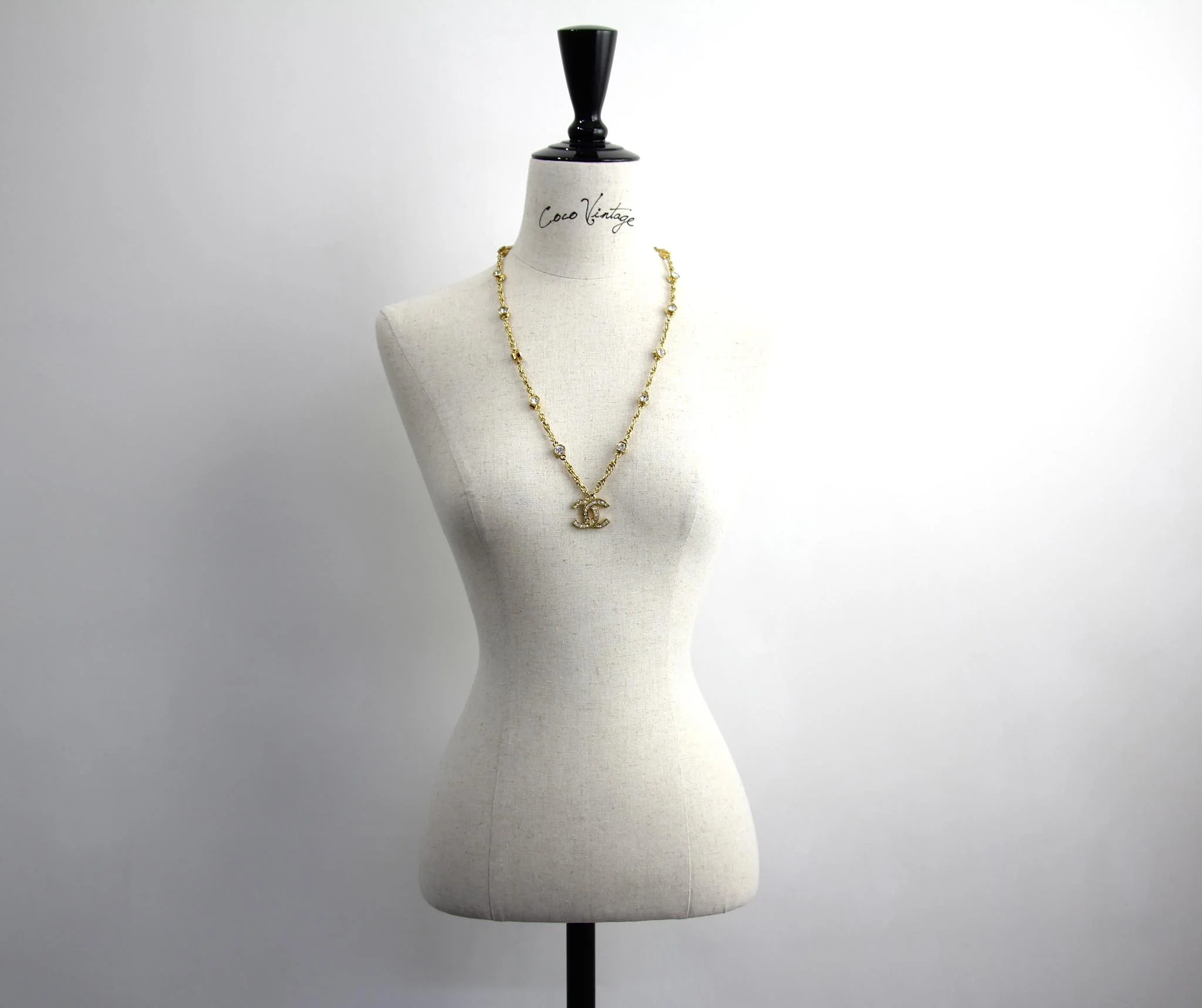 Chanel Vintage 71 80 Years Multi-Grain Rhinestone Double-Sided Rhinestone Double C Long Necklace - Image 10