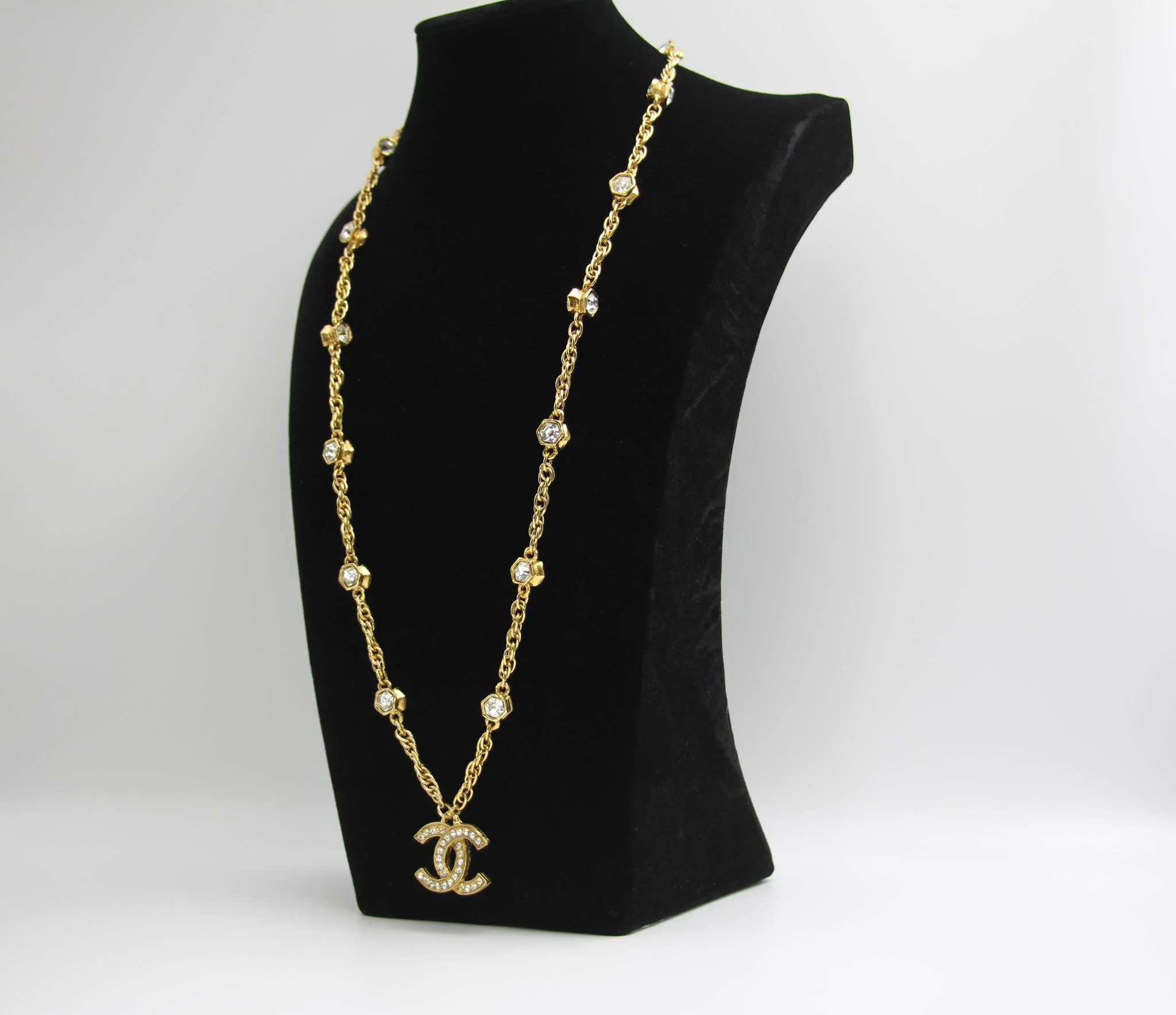 Chanel Vintage 71 80 Years Multi-Grain Rhinestone Double-Sided Rhinestone Double C Long Necklace - Image 3